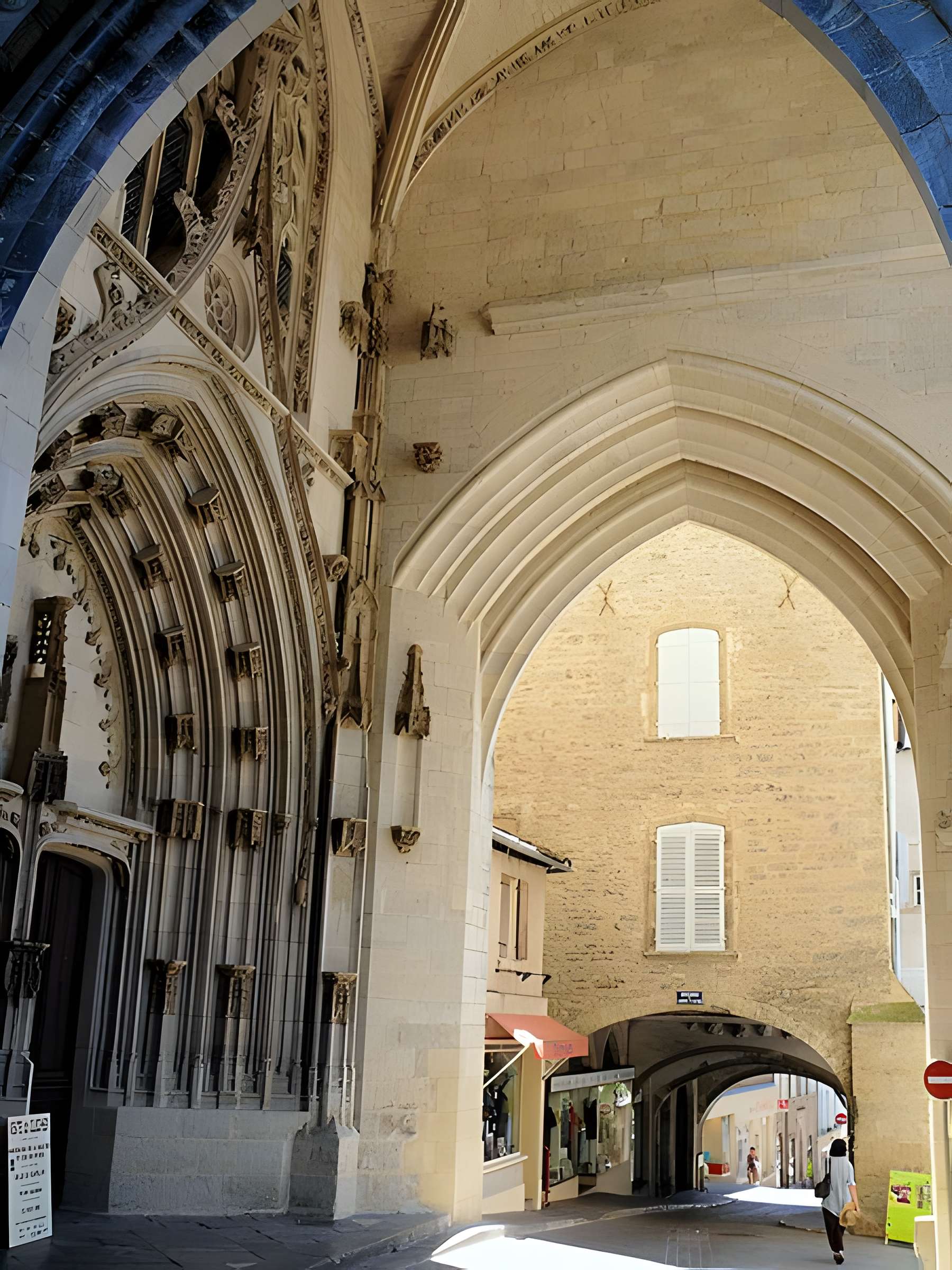 Place Notre-Dame de Villefranche-de-Rouergue