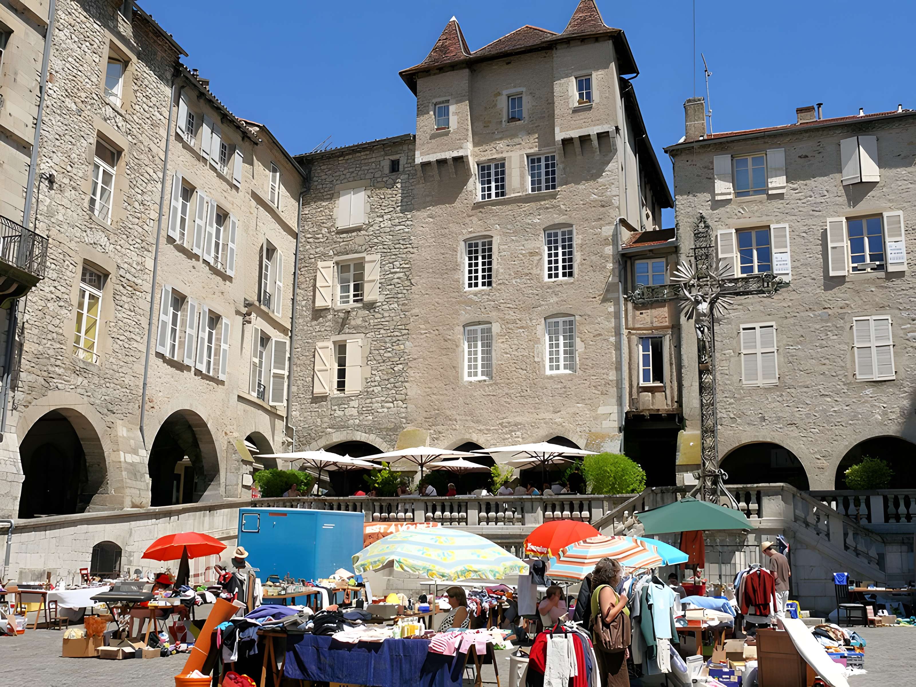 Place Notre-Dame de Villefranche-de-Rouergue