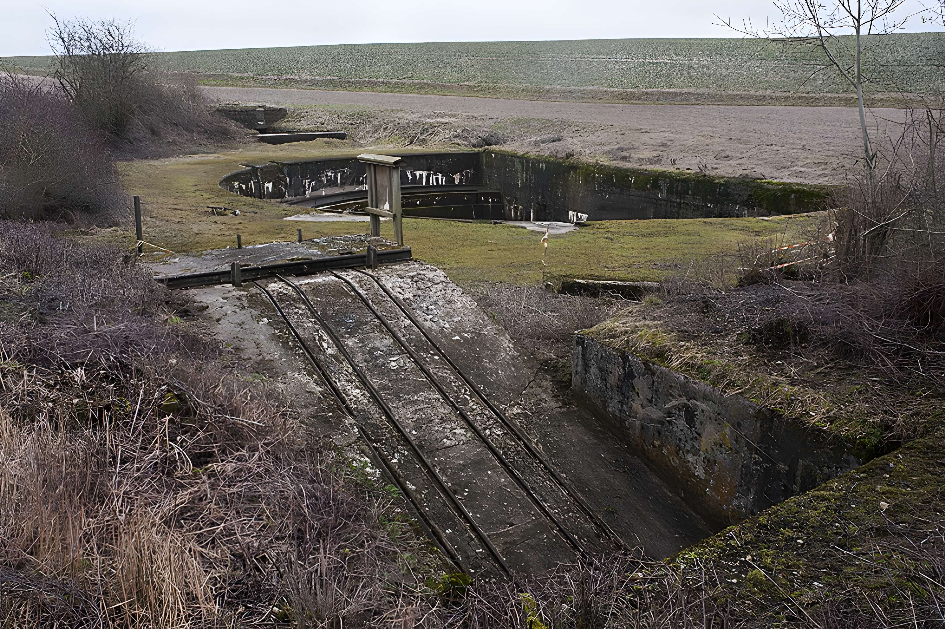 Plate-forme d'artillerie de Semide