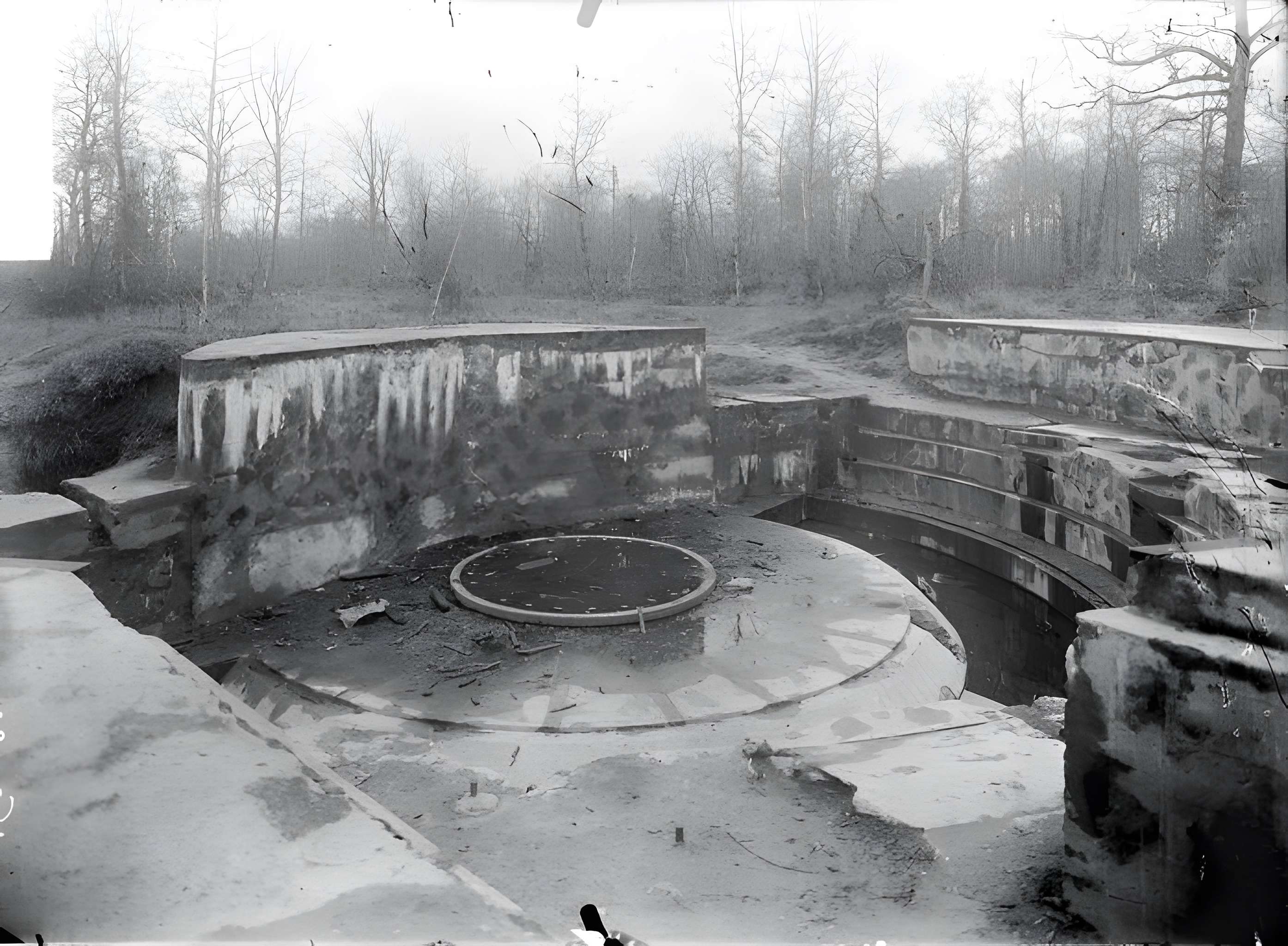 Plate-forme de l'obusier à Coucy-le-Château-Auffrique