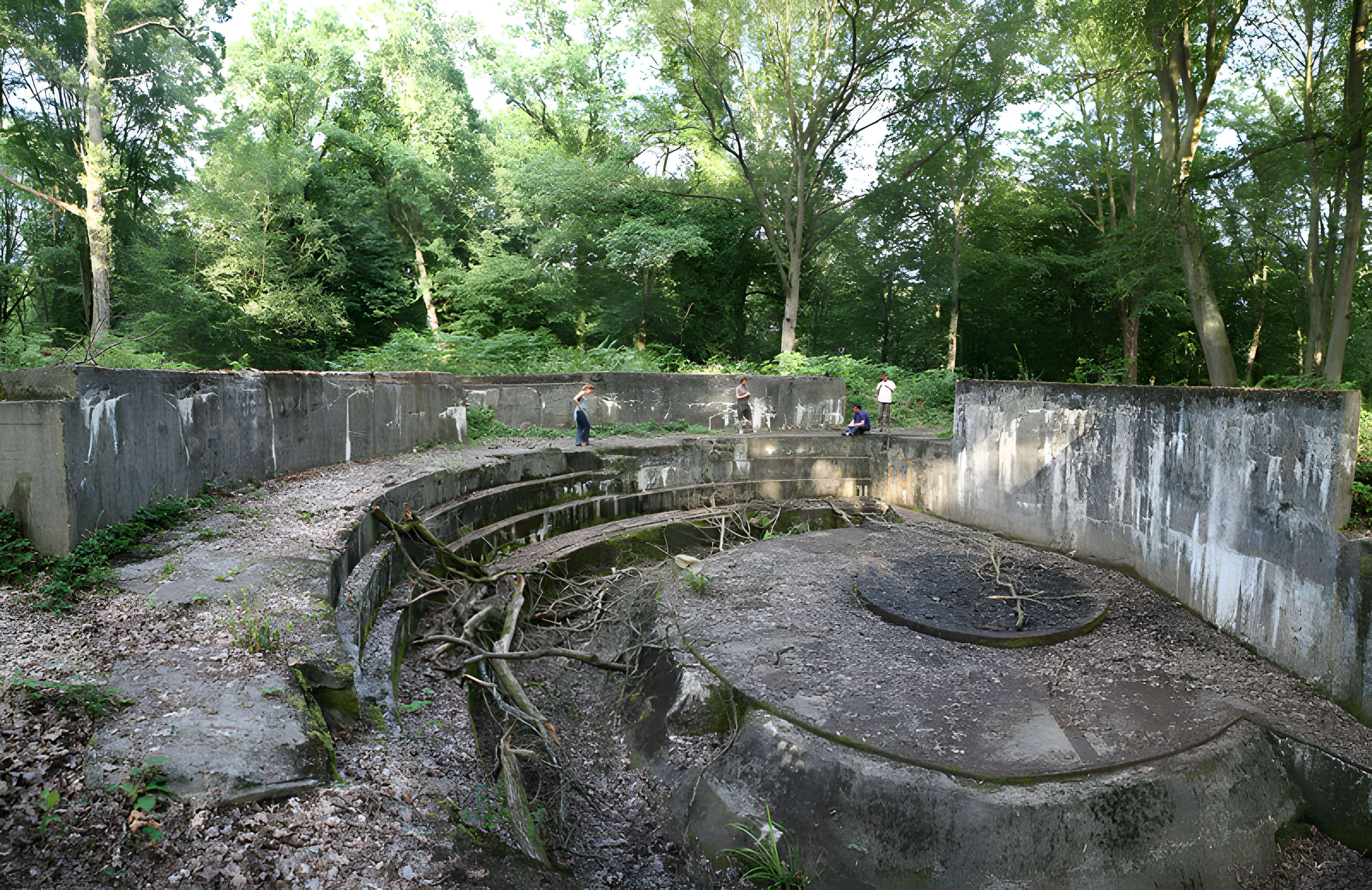 Plate-forme de l'obusier à Coucy-le-Château-Auffrique
