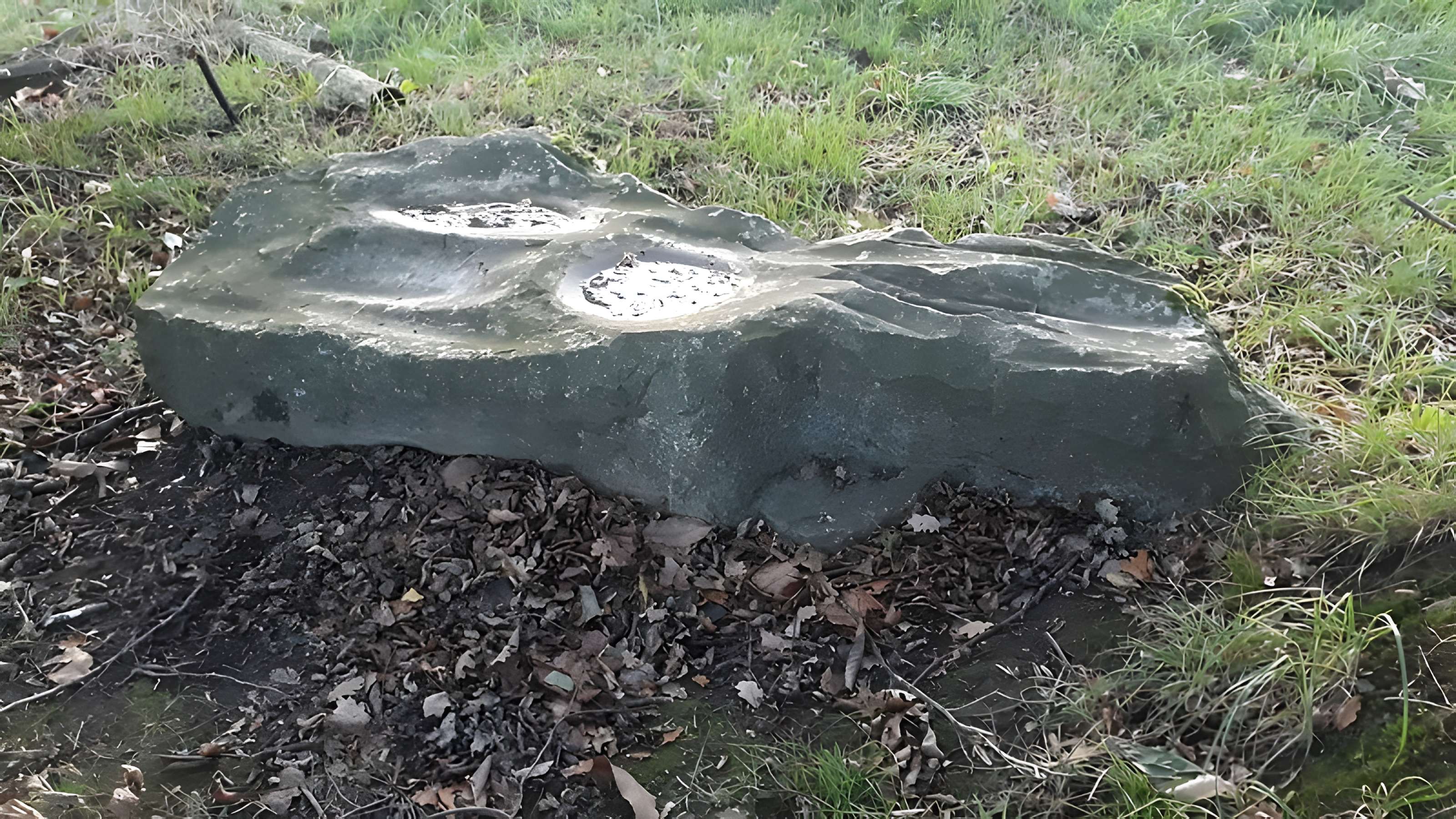 Polissoir dit La Pierre Saint-Guillaume de Montenay