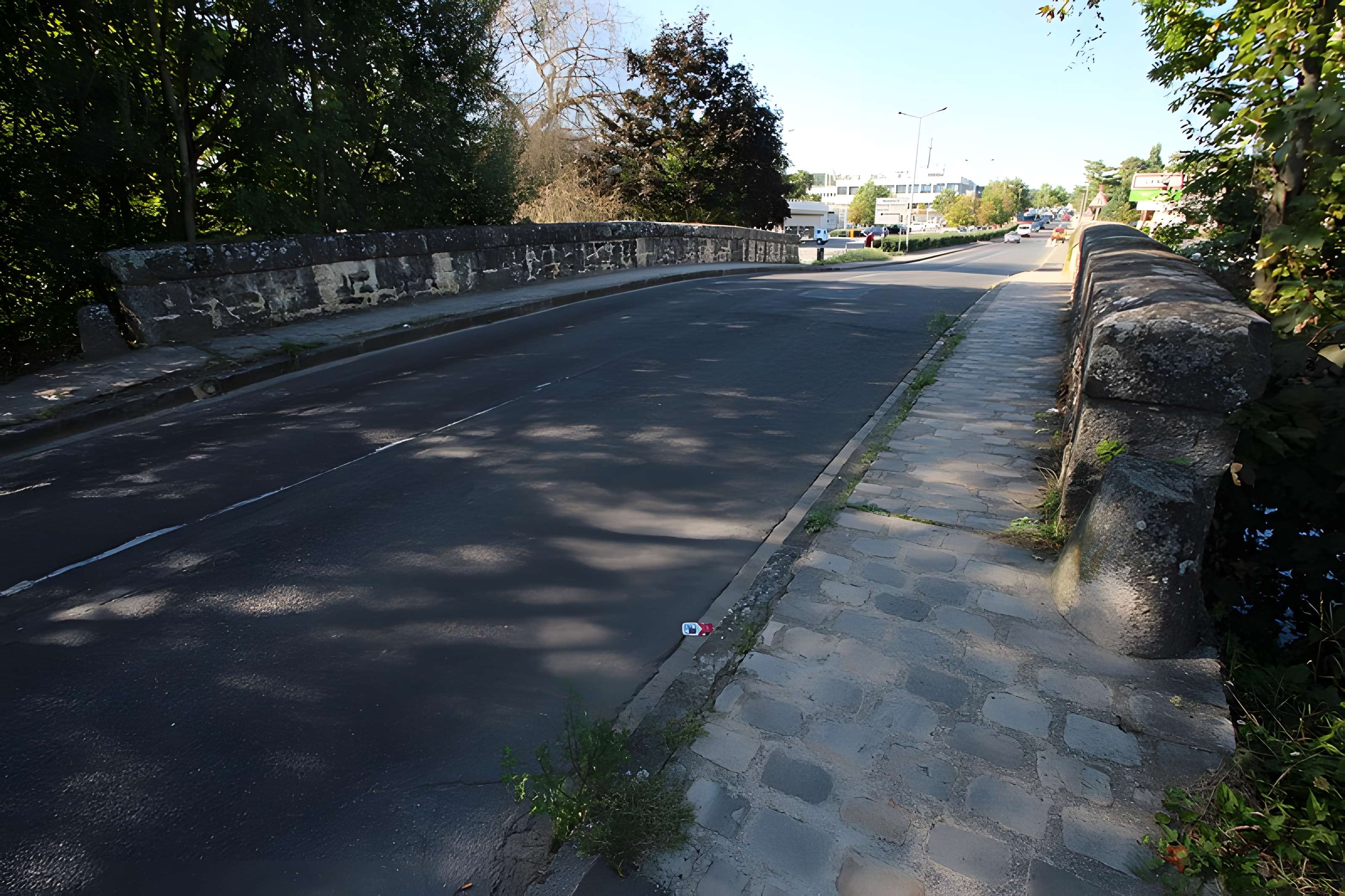 Pont Cornuel (également sur commune de Bouray-sur-Juine)