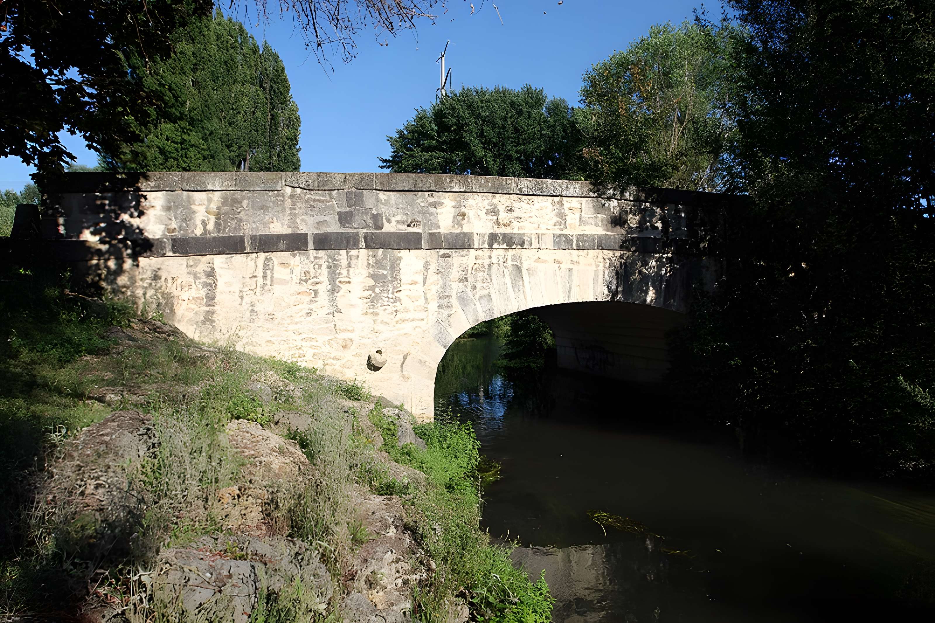 Pont Cornuel (également sur commune de Bouray-sur-Juine)