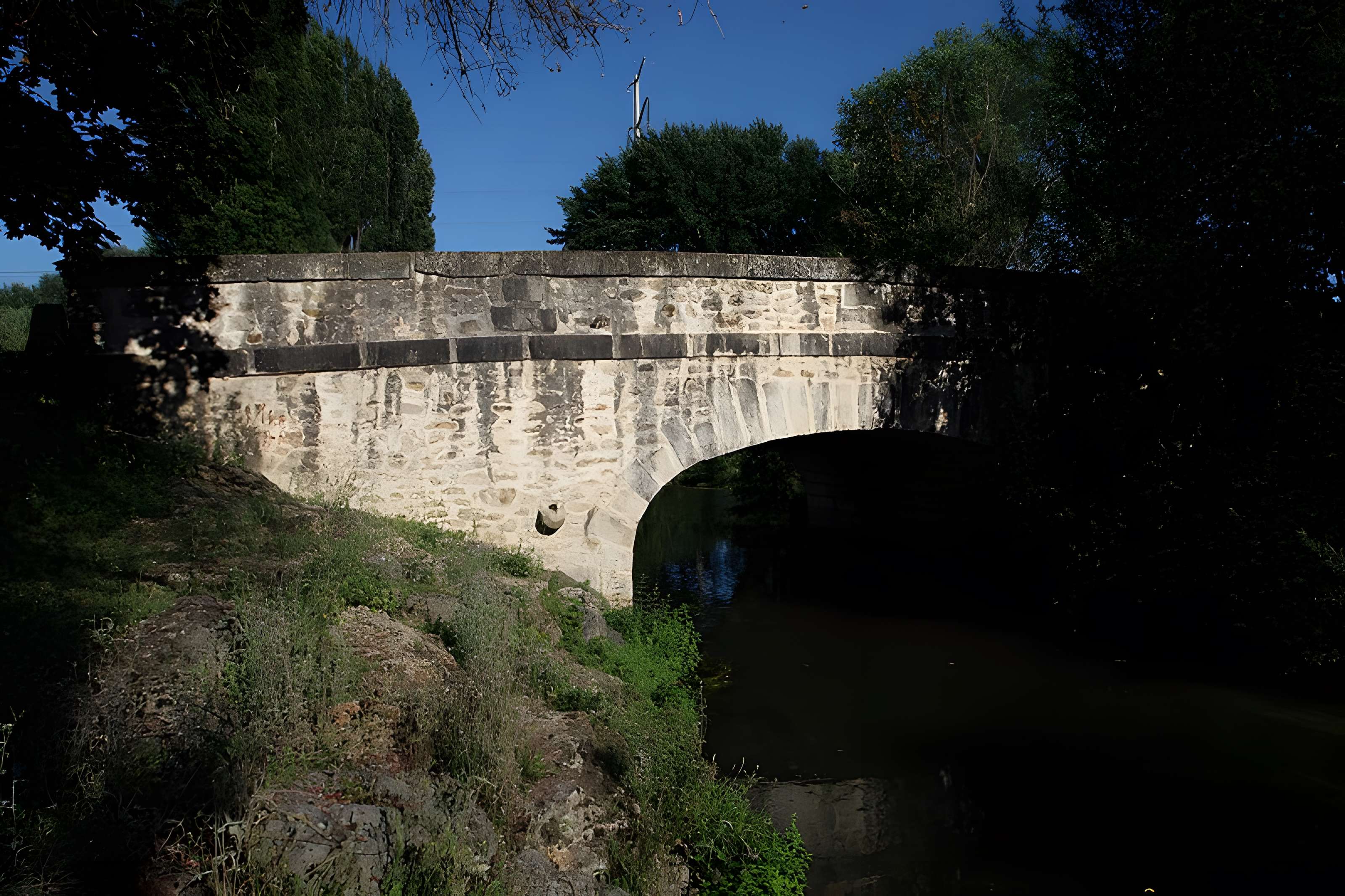 Pont Cornuel (également sur commune de Bouray-sur-Juine)