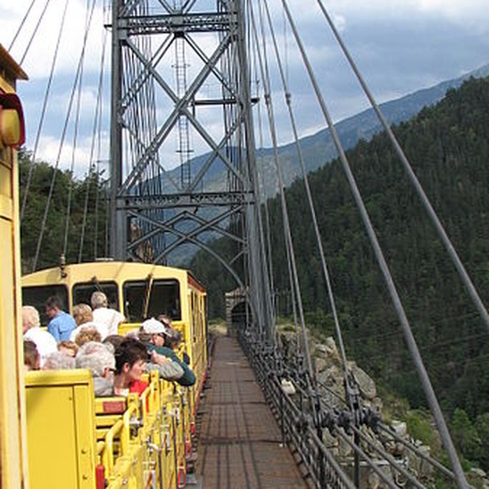 Photo de Pont Gisclard et stèle commémorative