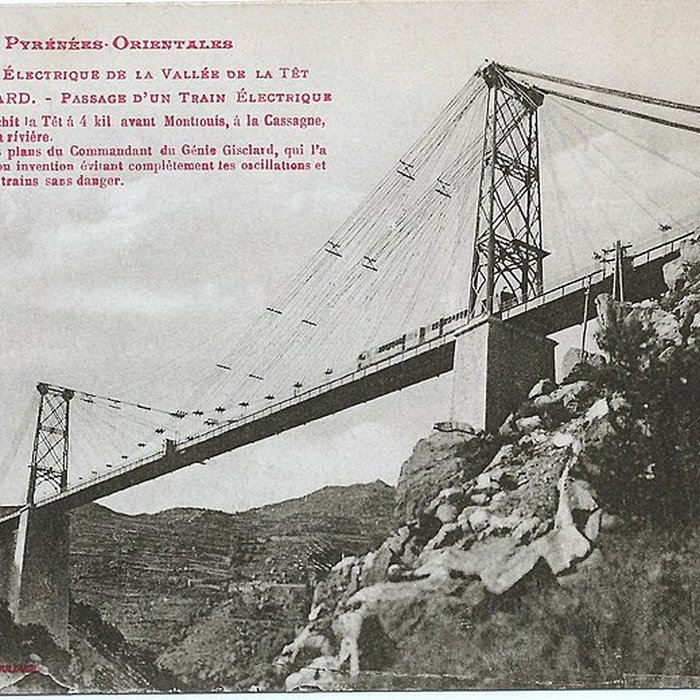 Photo de Pont Gisclard et stèle commémorative