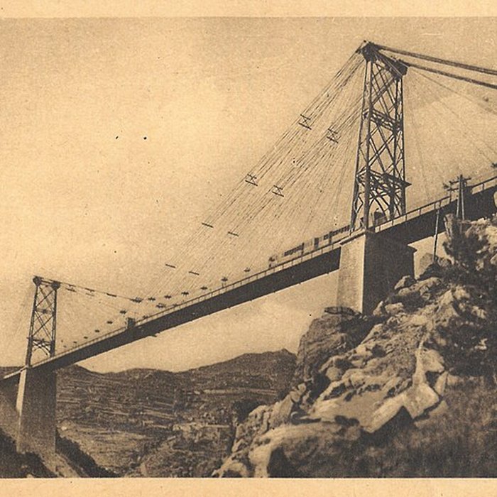 Photo de Pont Gisclard et stèle commémorative