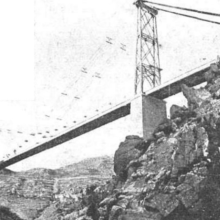 Photo de Pont Gisclard et stèle commémorative