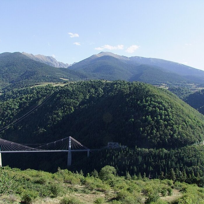 Photo de Pont Gisclard et stèle commémorative
