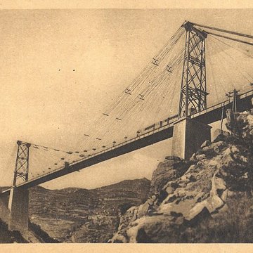 Pont Gisclard et stèle commémorative