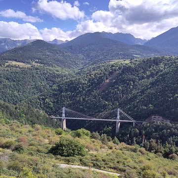 Pont Gisclard et stèle commémorative