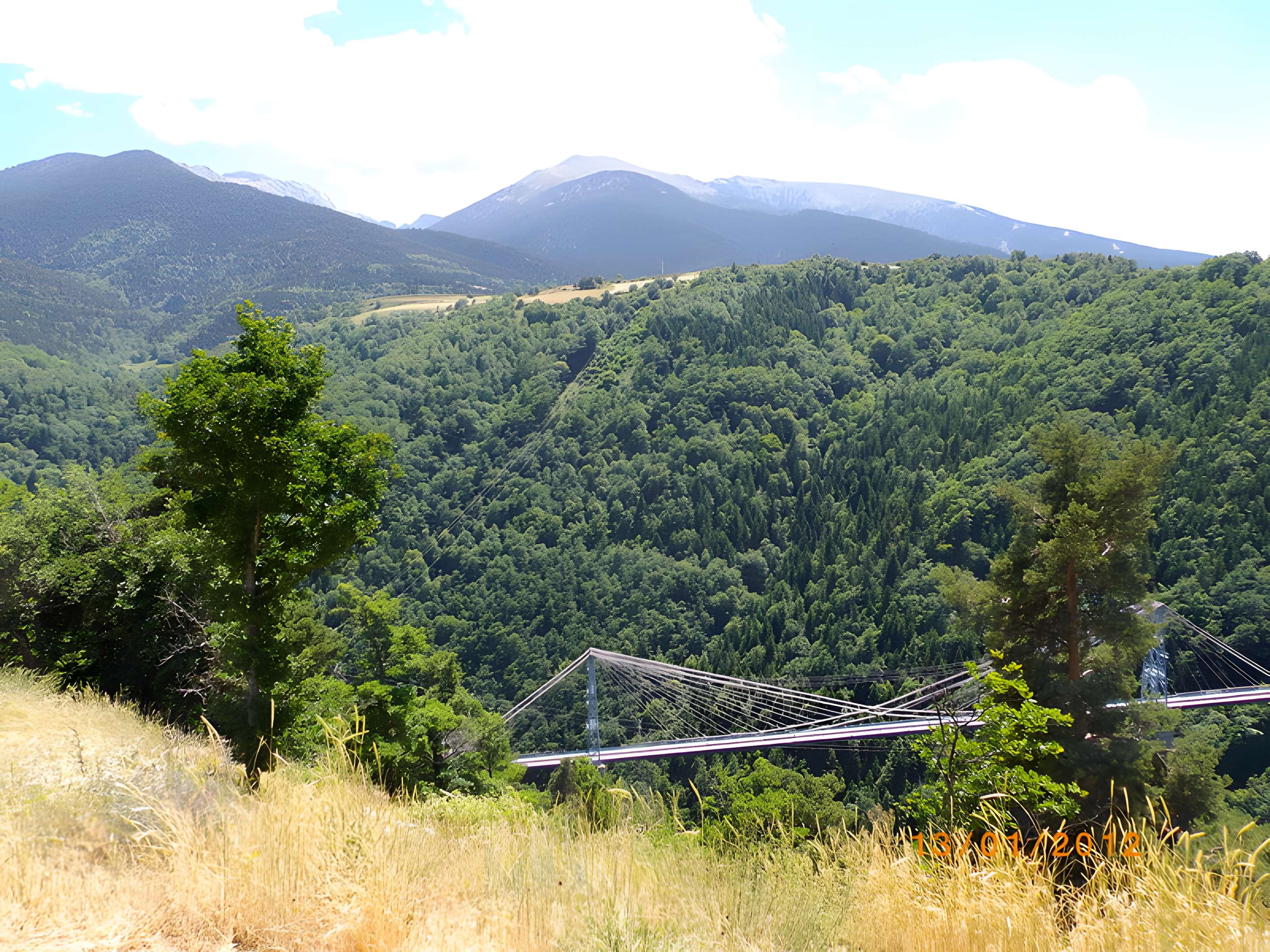Pont Gisclard et stèle commémorative