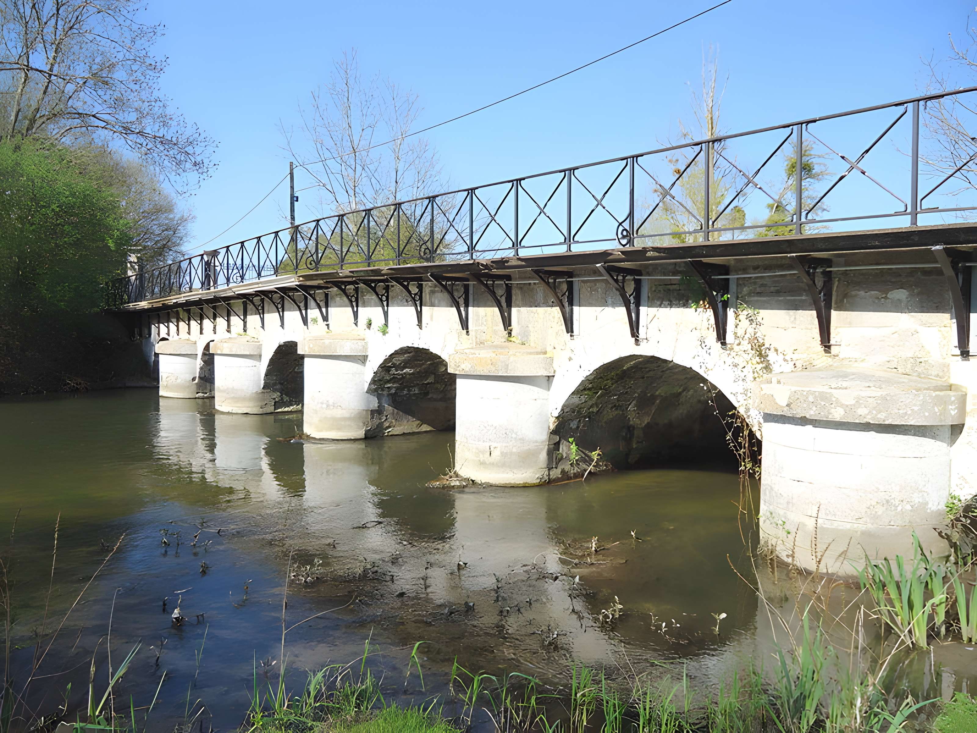 Pont des Planches d'Acquigny