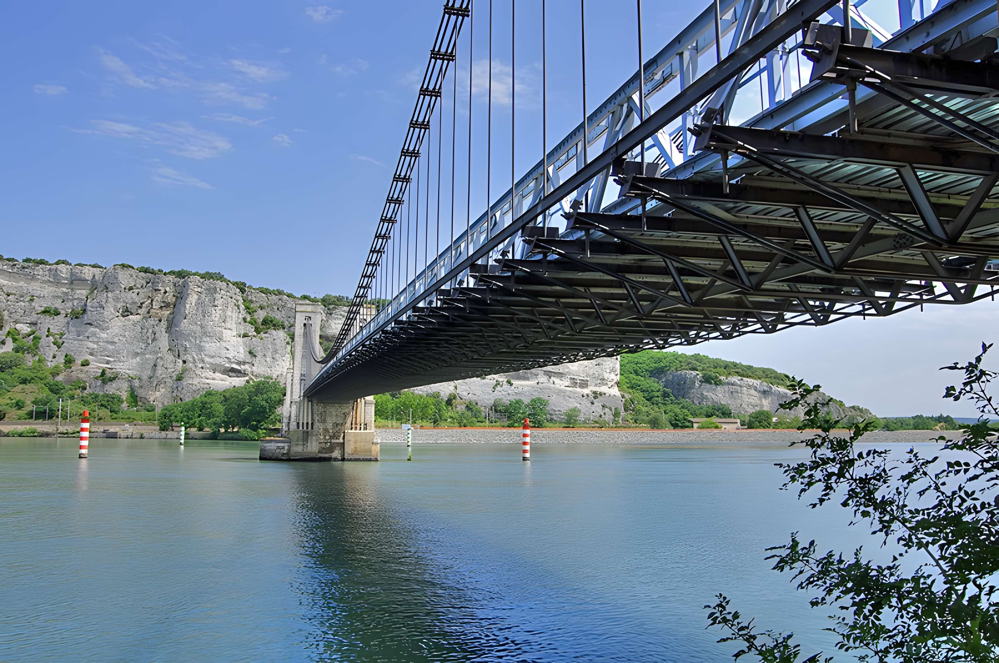 Pont du Robinet sur le Rhône de Donzère