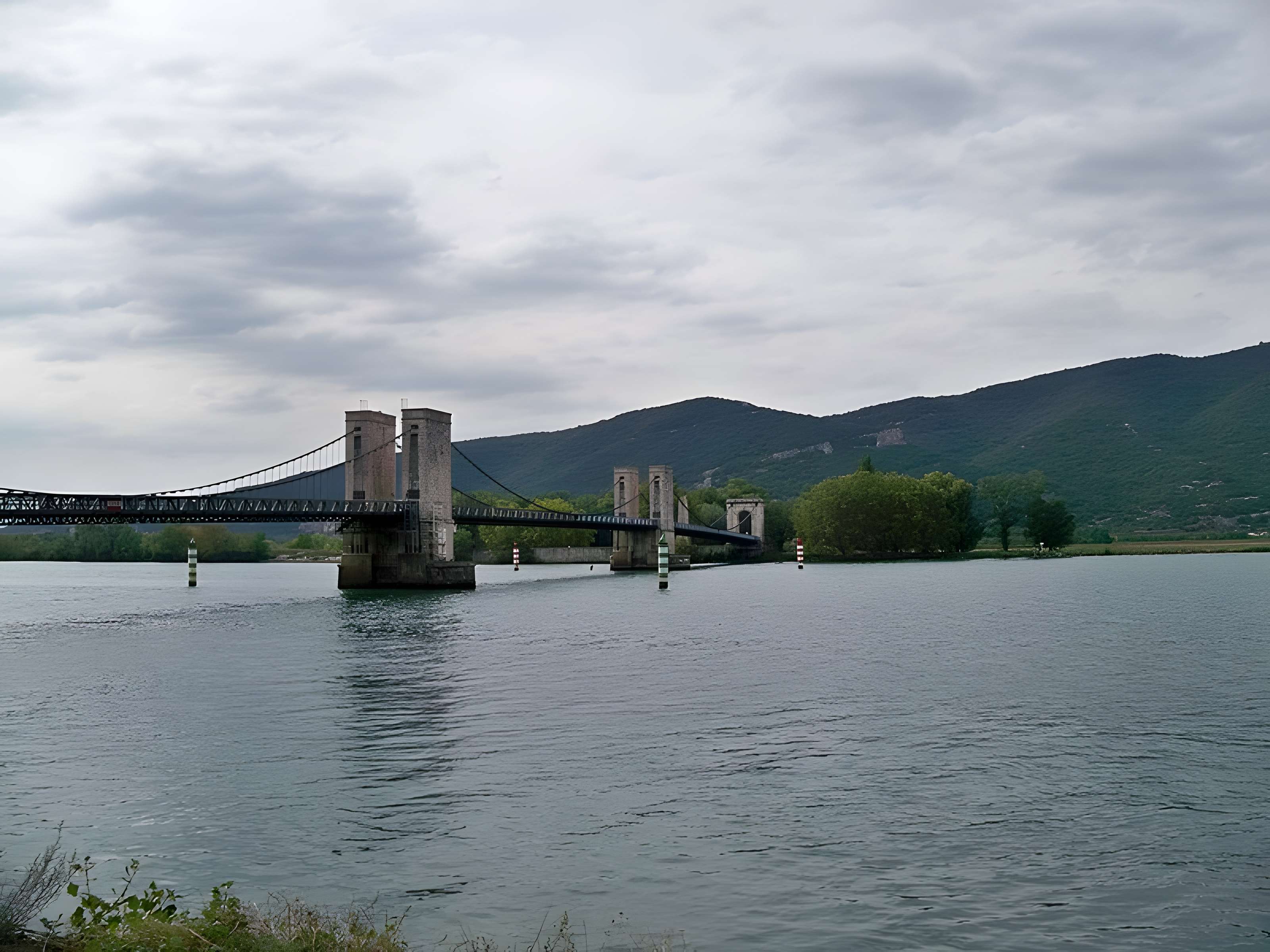 Pont du Robinet sur le Rhône de Donzère