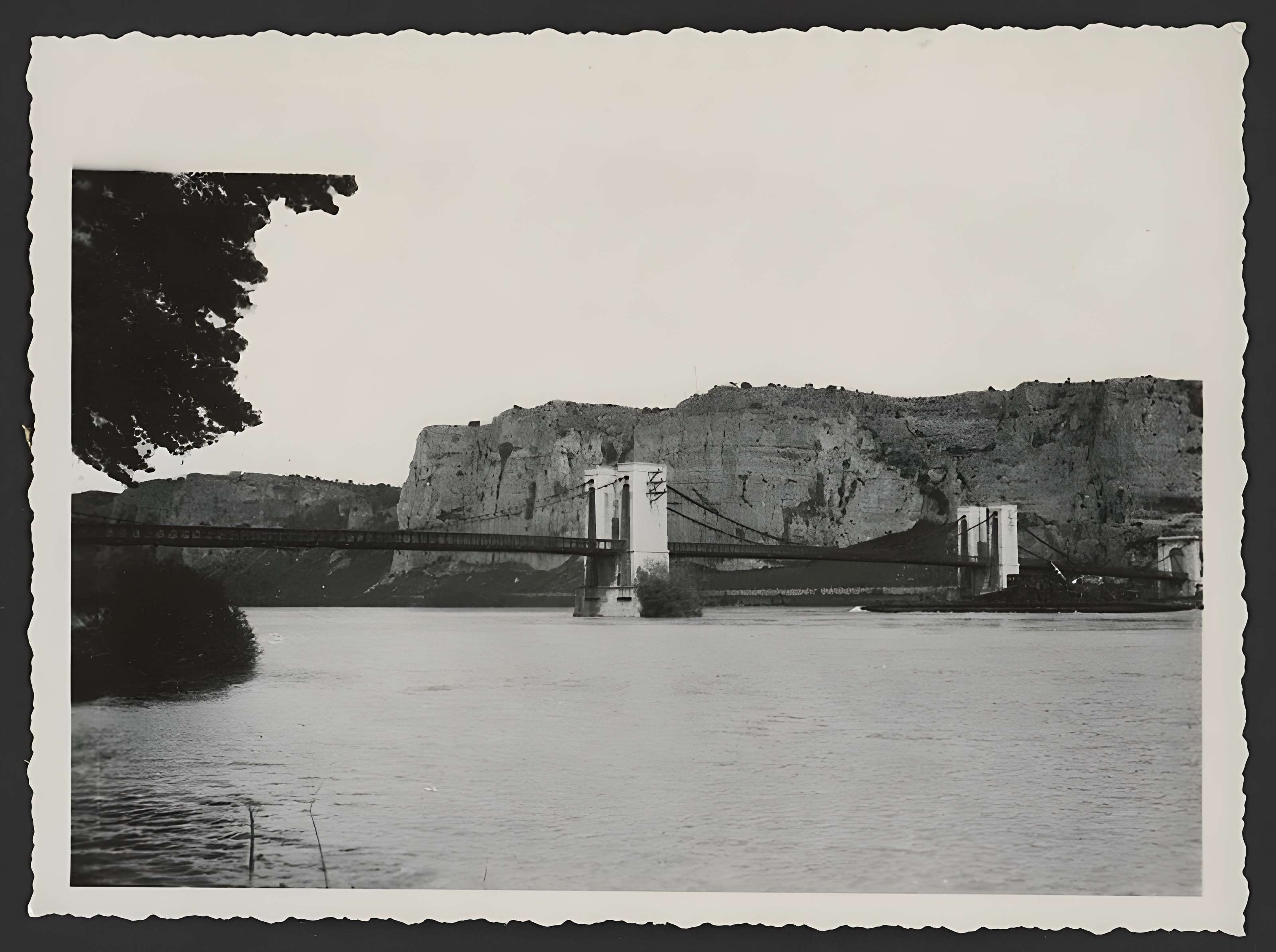 Pont du Robinet sur le Rhône de Donzère