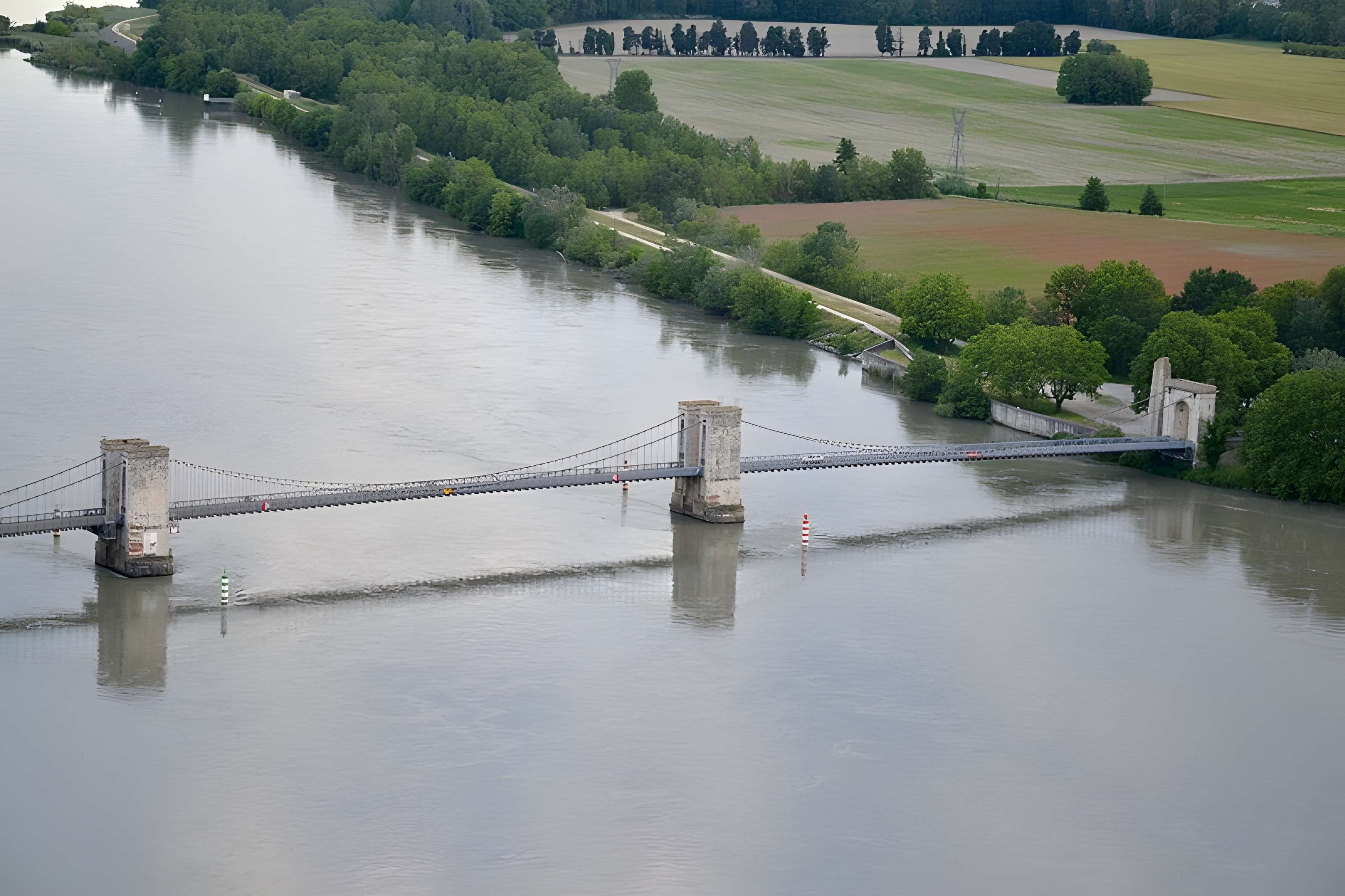 Pont du Robinet sur le Rhône de Donzère