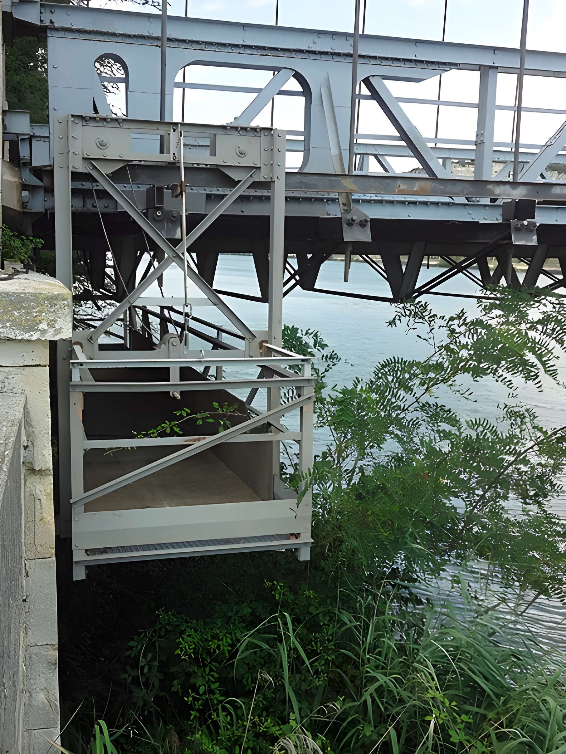 Pont du Robinet sur le Rhône de Donzère