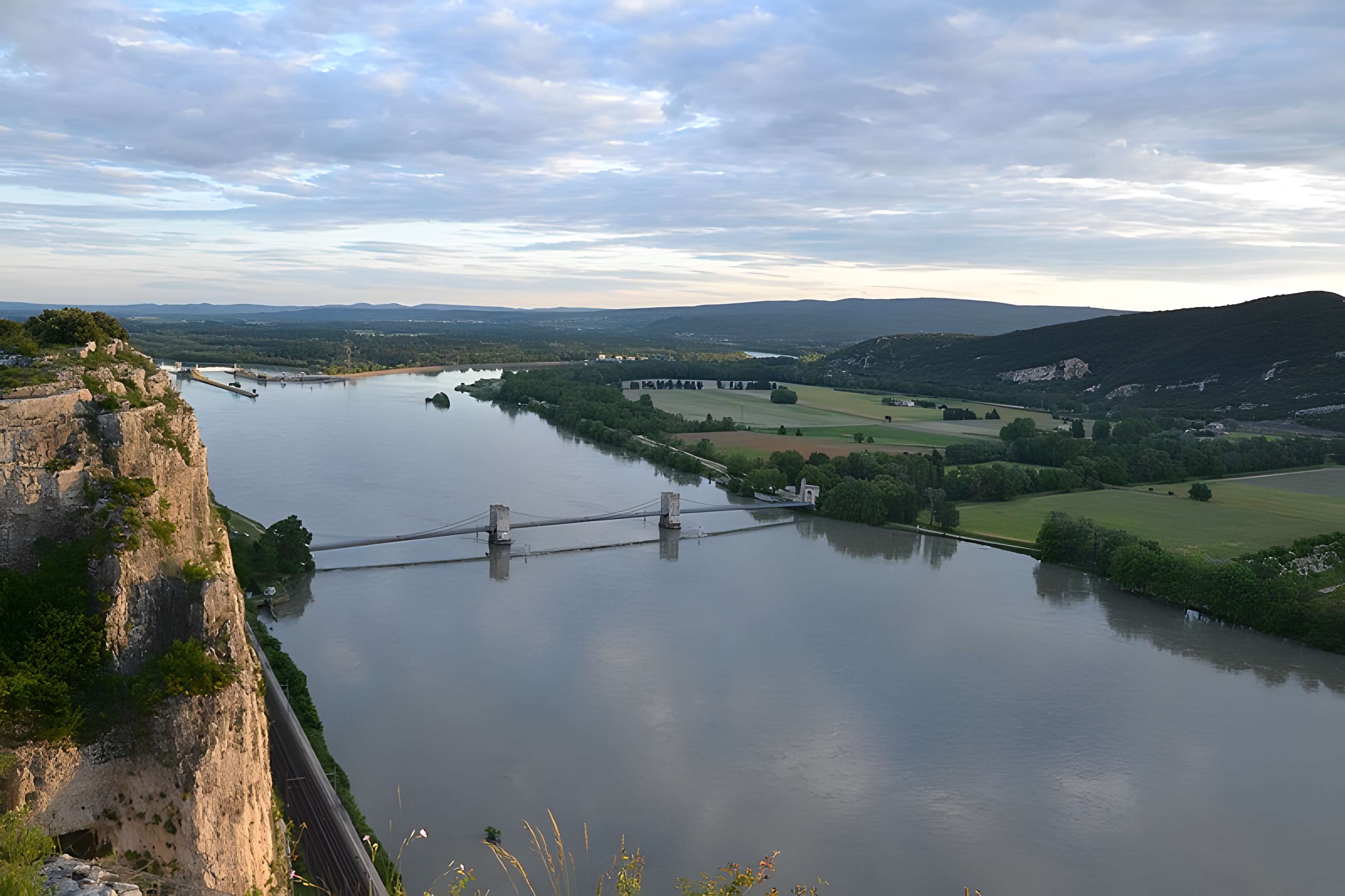 Pont du Robinet sur le Rhône de Donzère