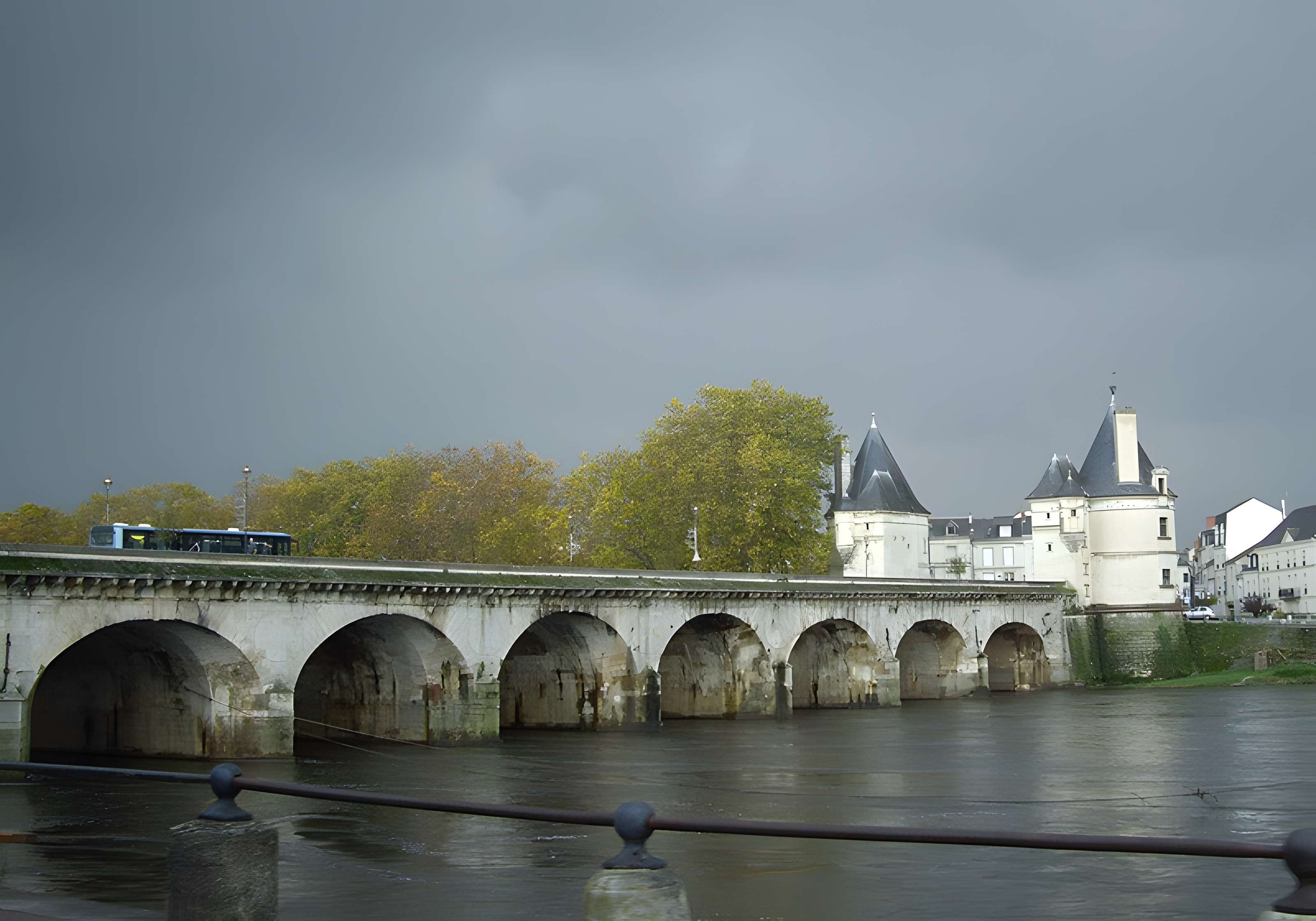 Pont Henri-IV de Châtellerault