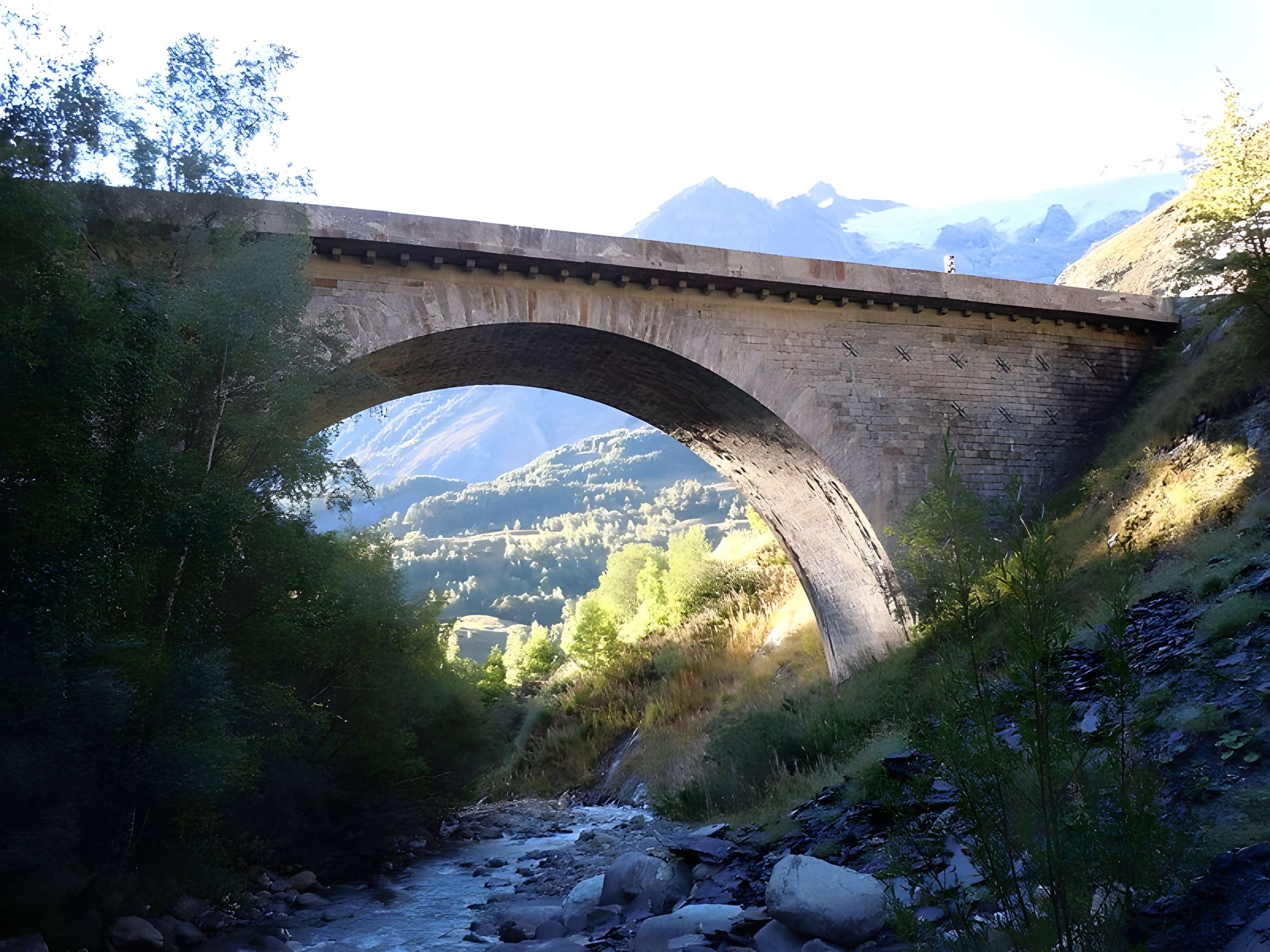 Pont sur le Maurian de La Grave 