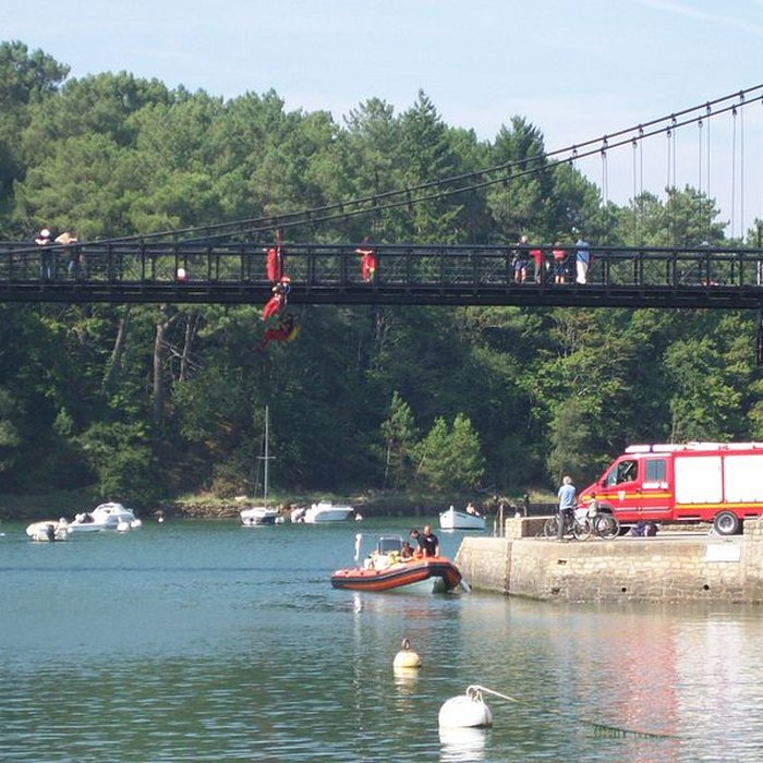 Photo de Le vieux pont suspendu