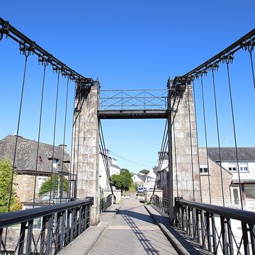 Le vieux pont suspendu