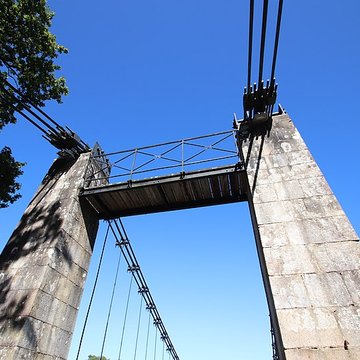 Le vieux pont suspendu