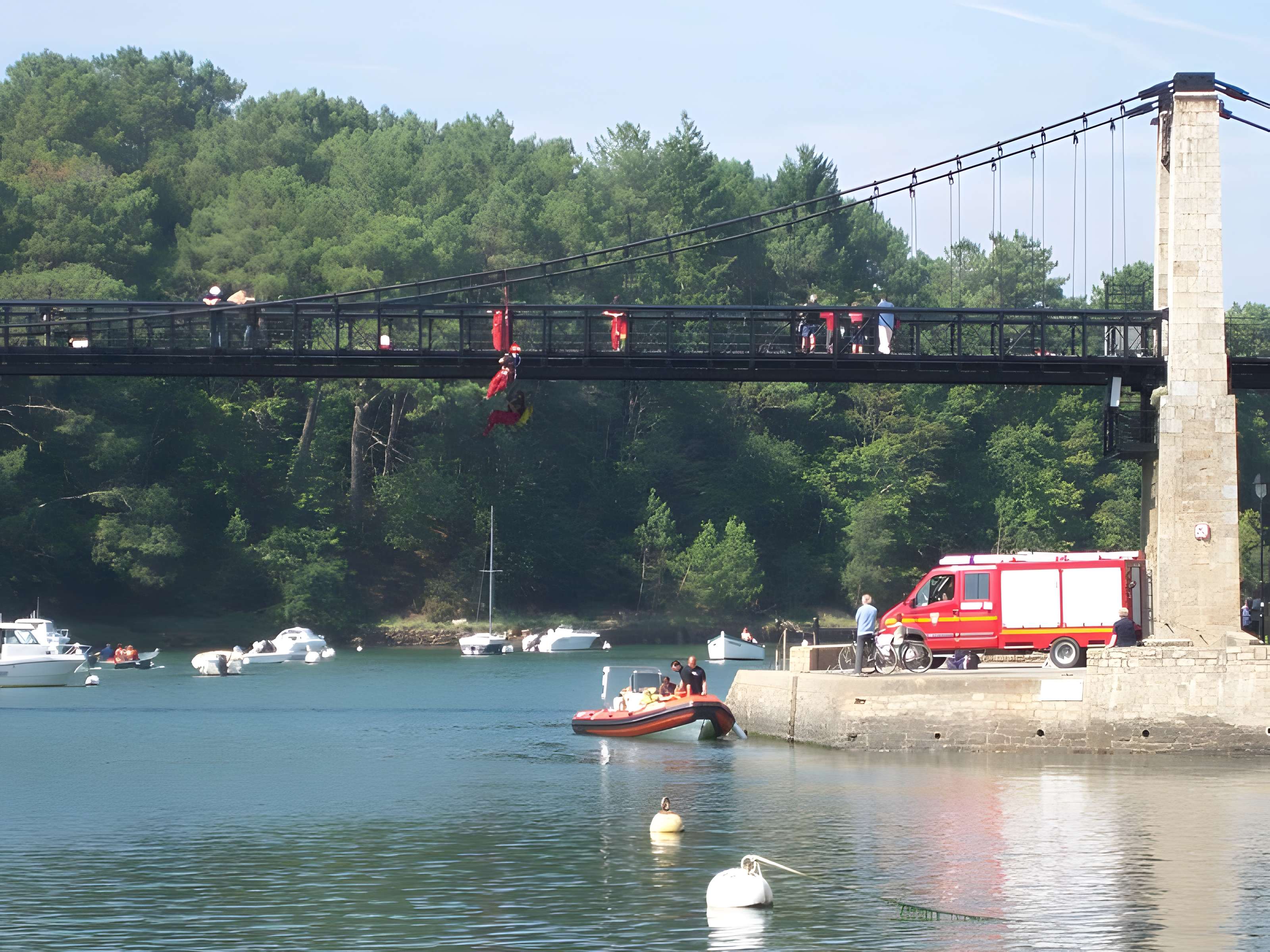 Le vieux pont suspendu