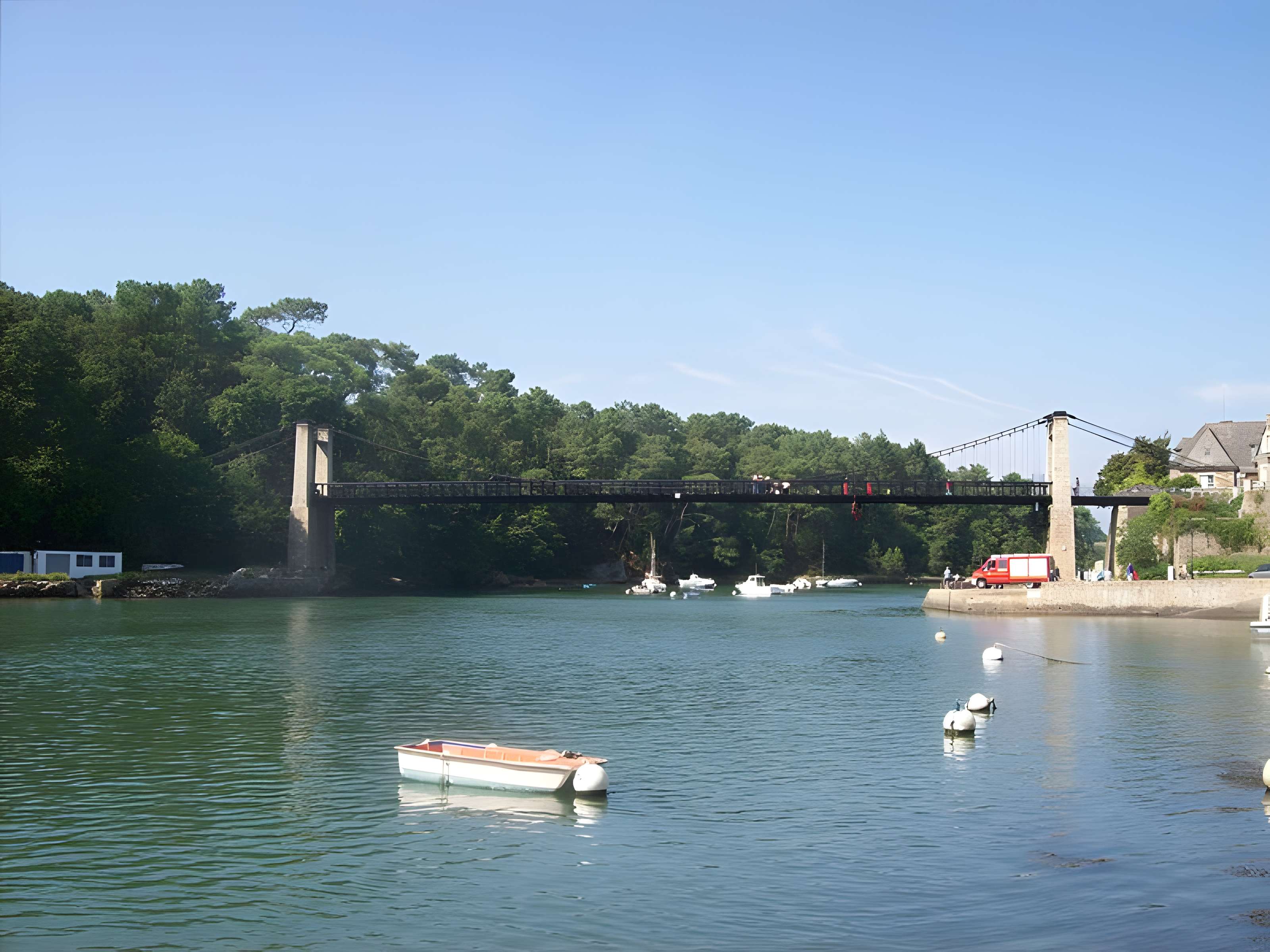 Le vieux pont suspendu