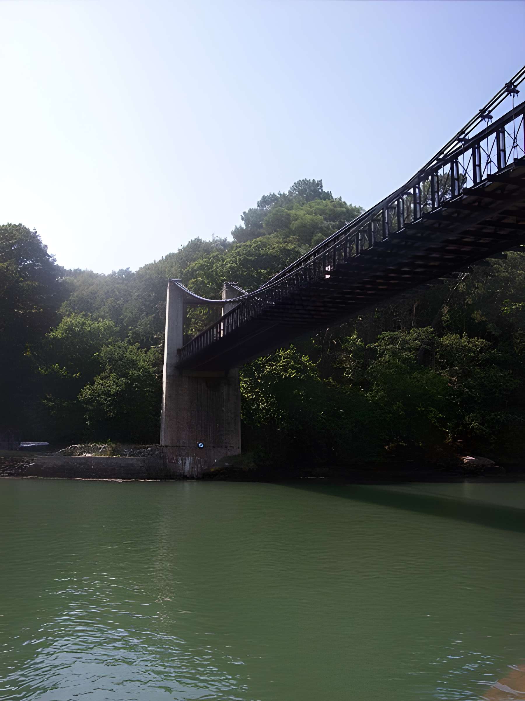 Le vieux pont suspendu