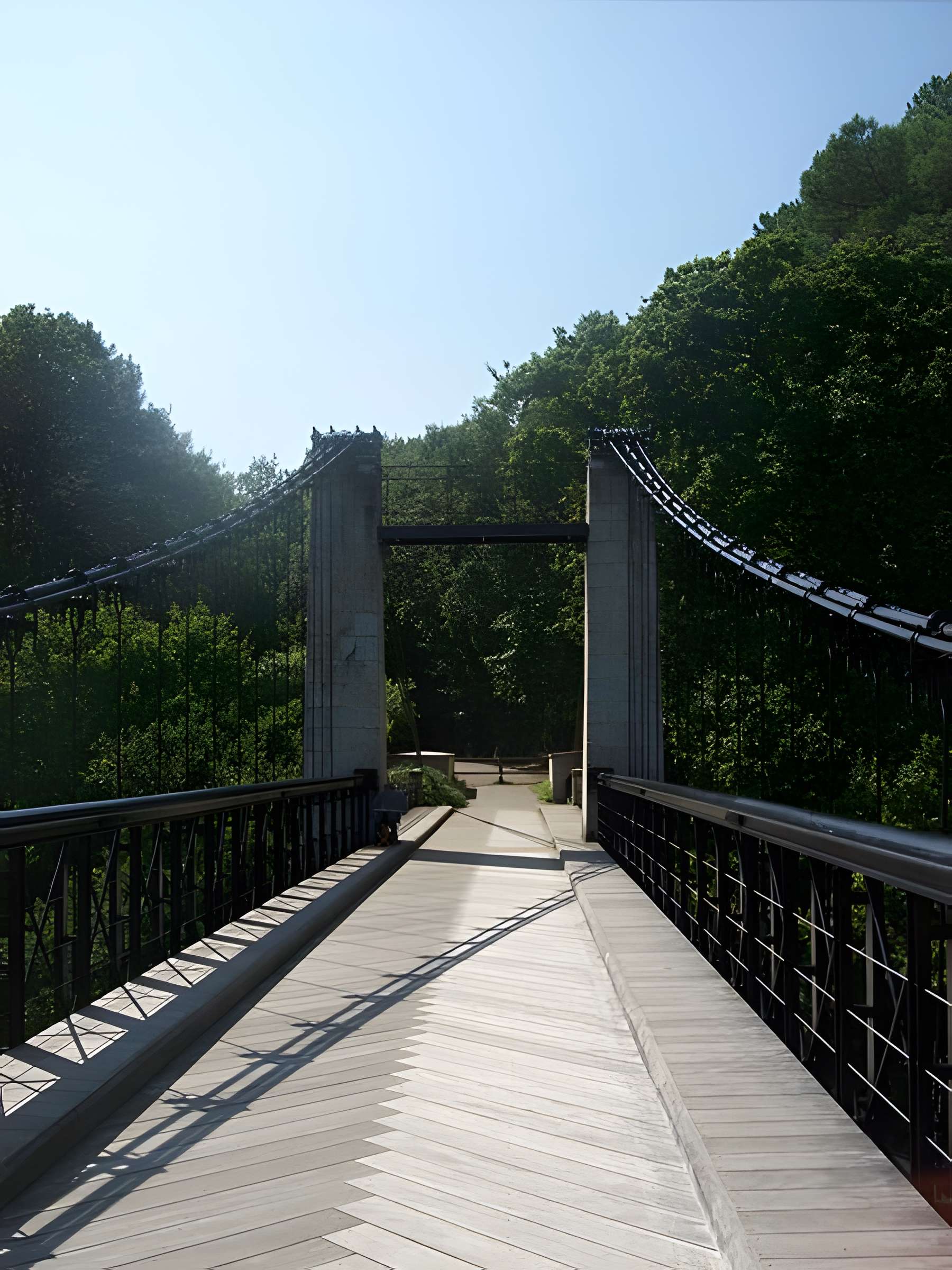 Le vieux pont suspendu