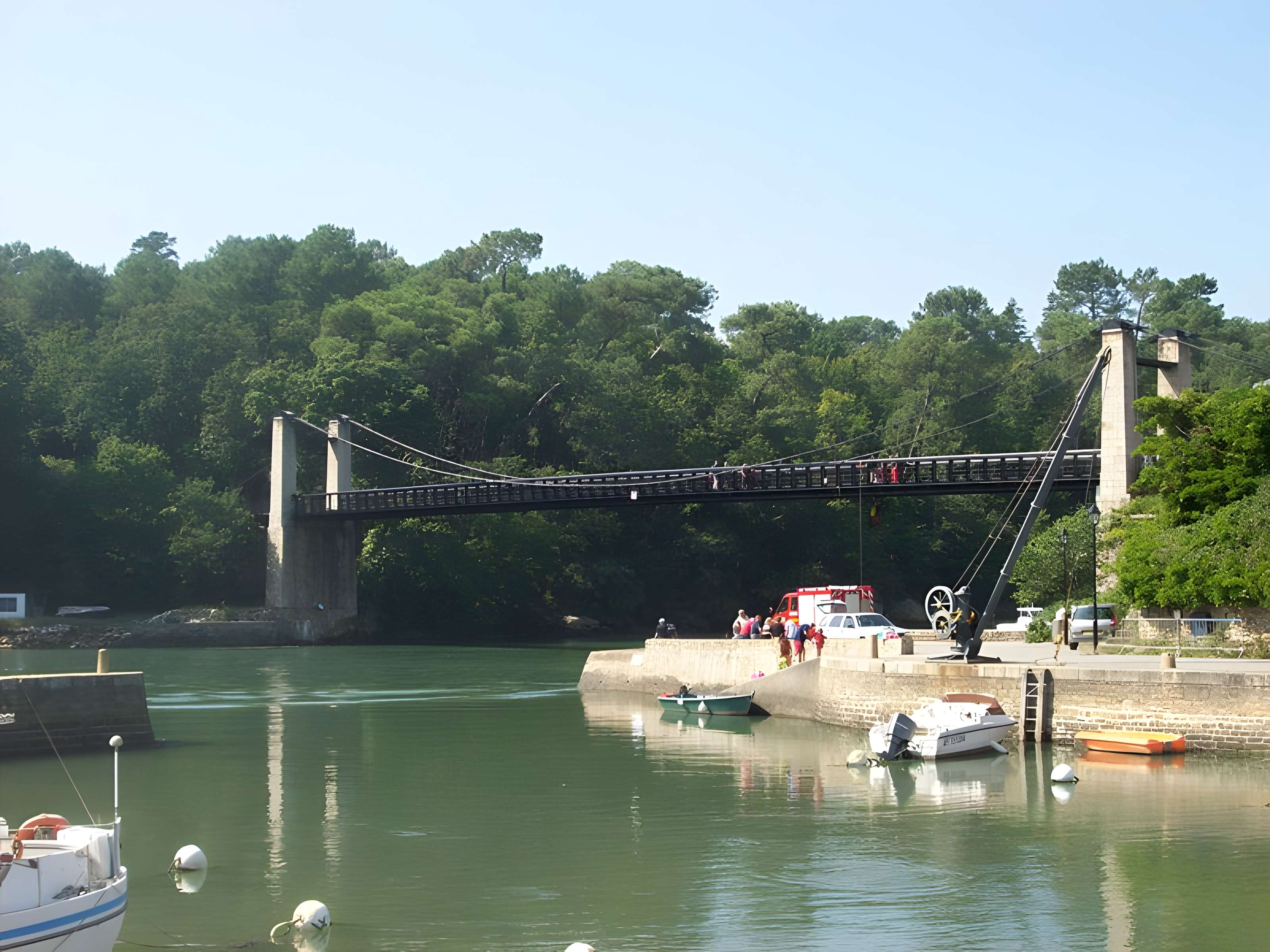 Le vieux pont suspendu
