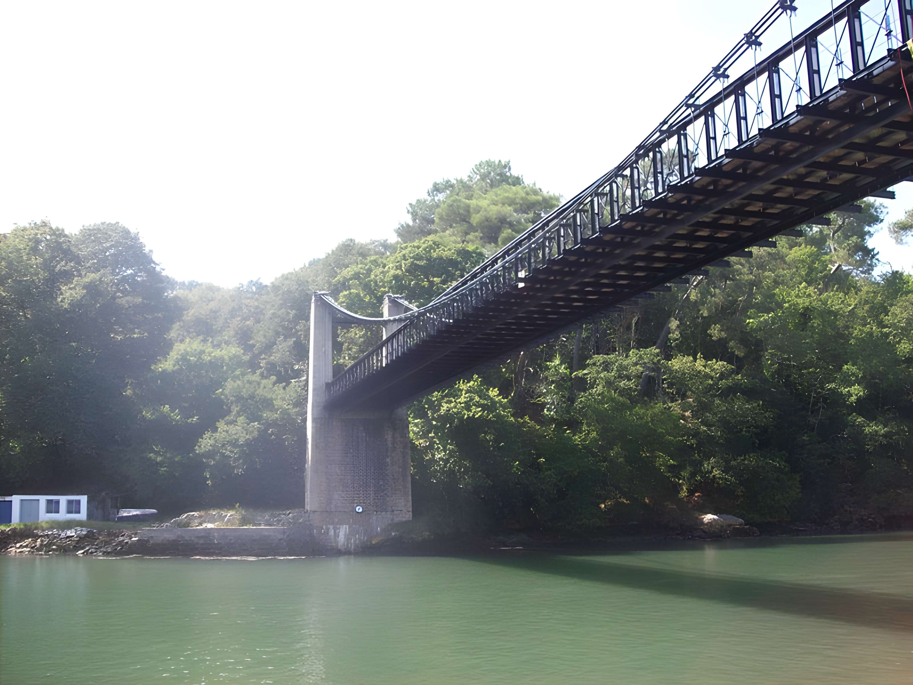 Le vieux pont suspendu