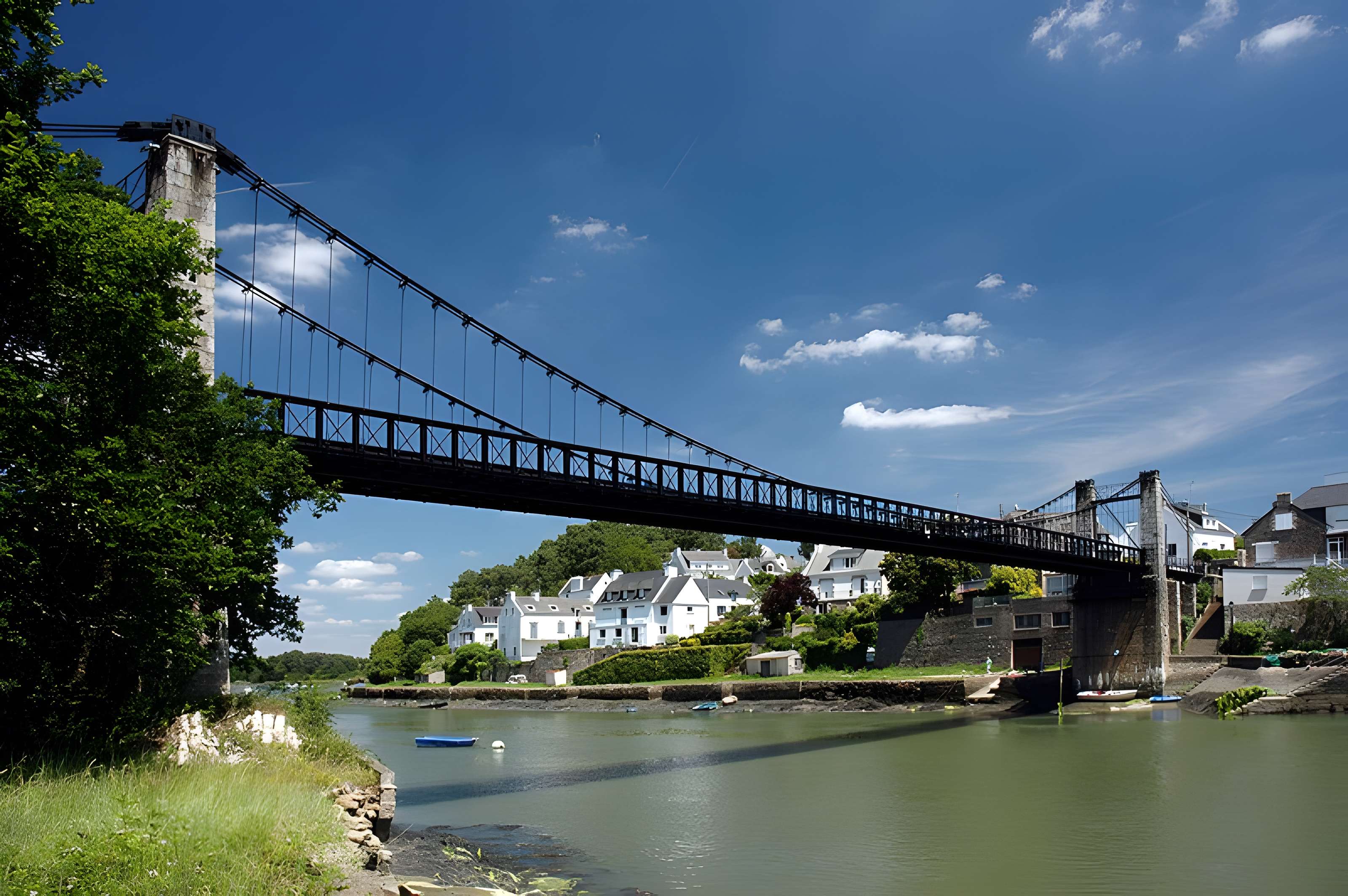 Le vieux pont suspendu