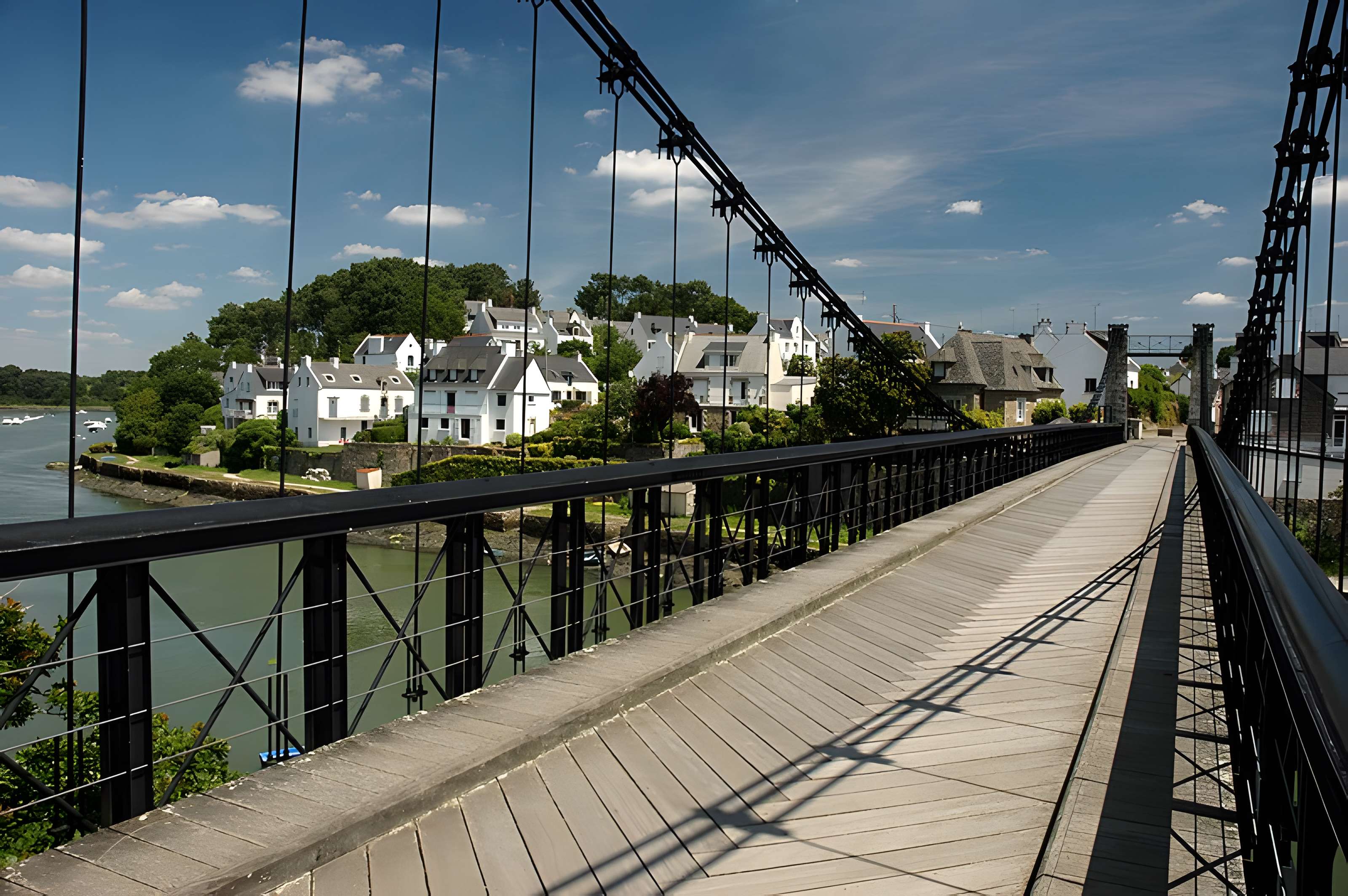 Le vieux pont suspendu