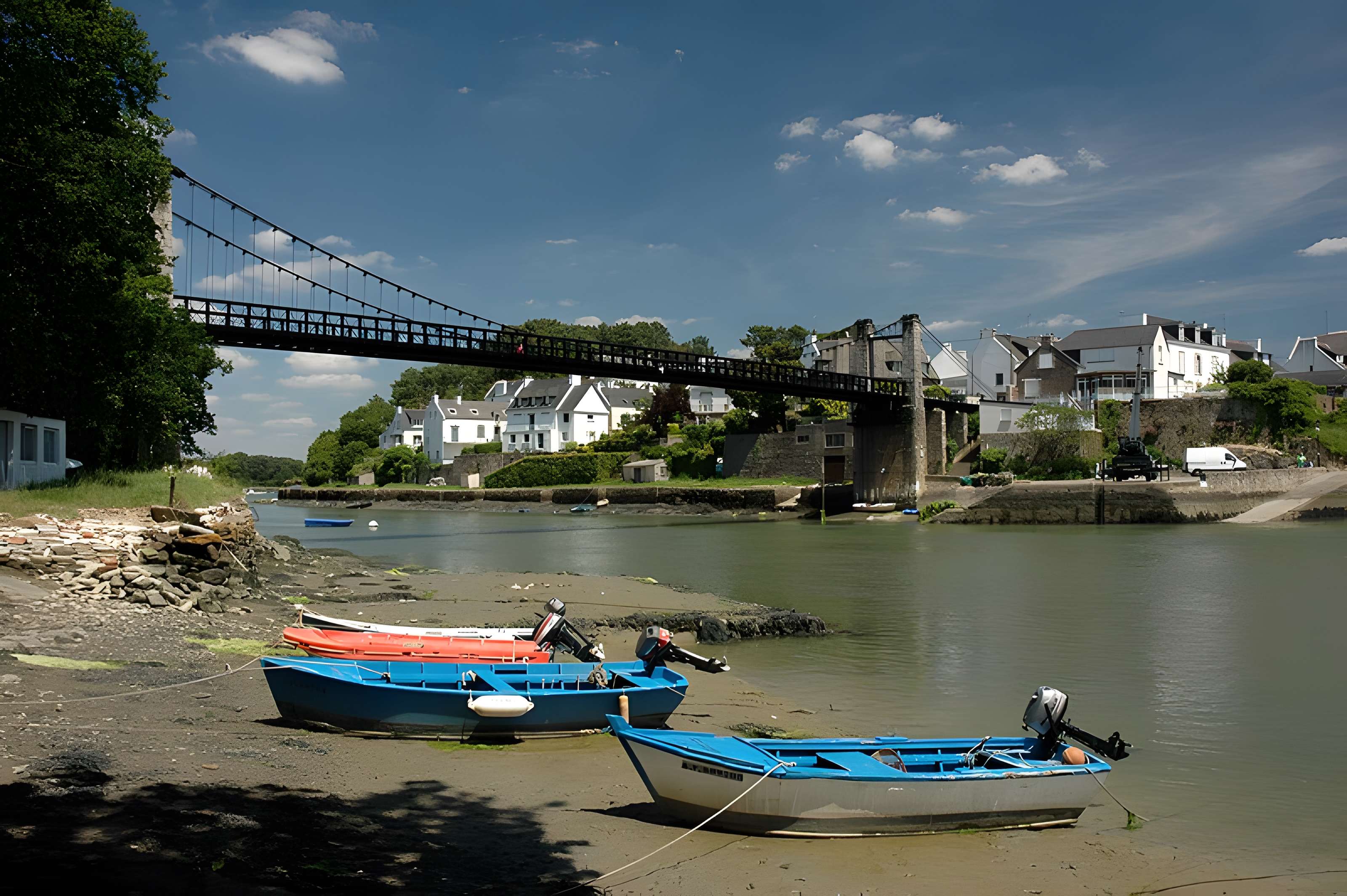 Le vieux pont suspendu