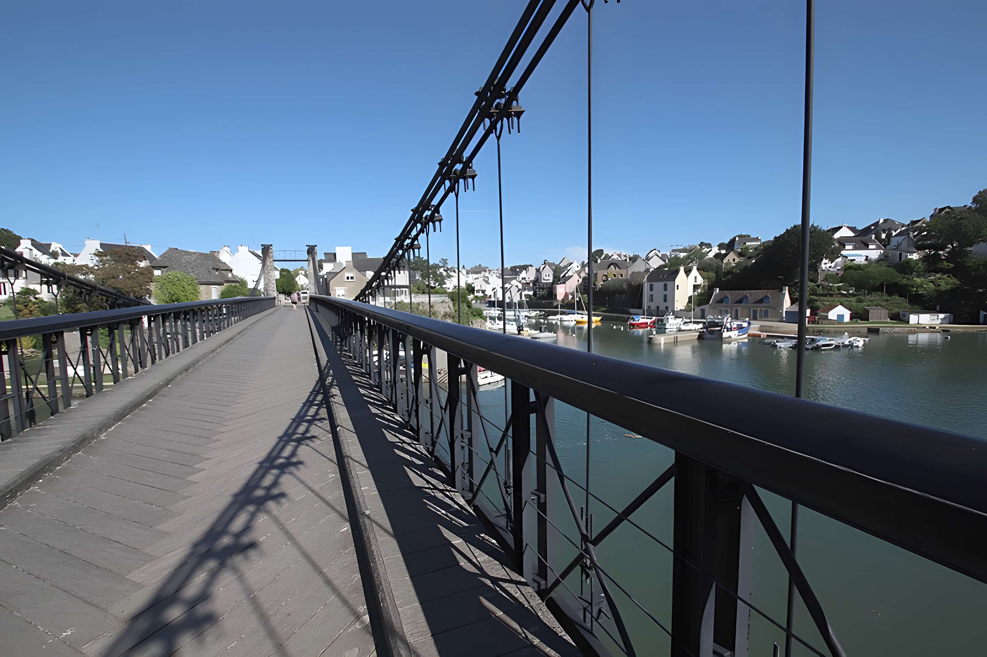 Le vieux pont suspendu