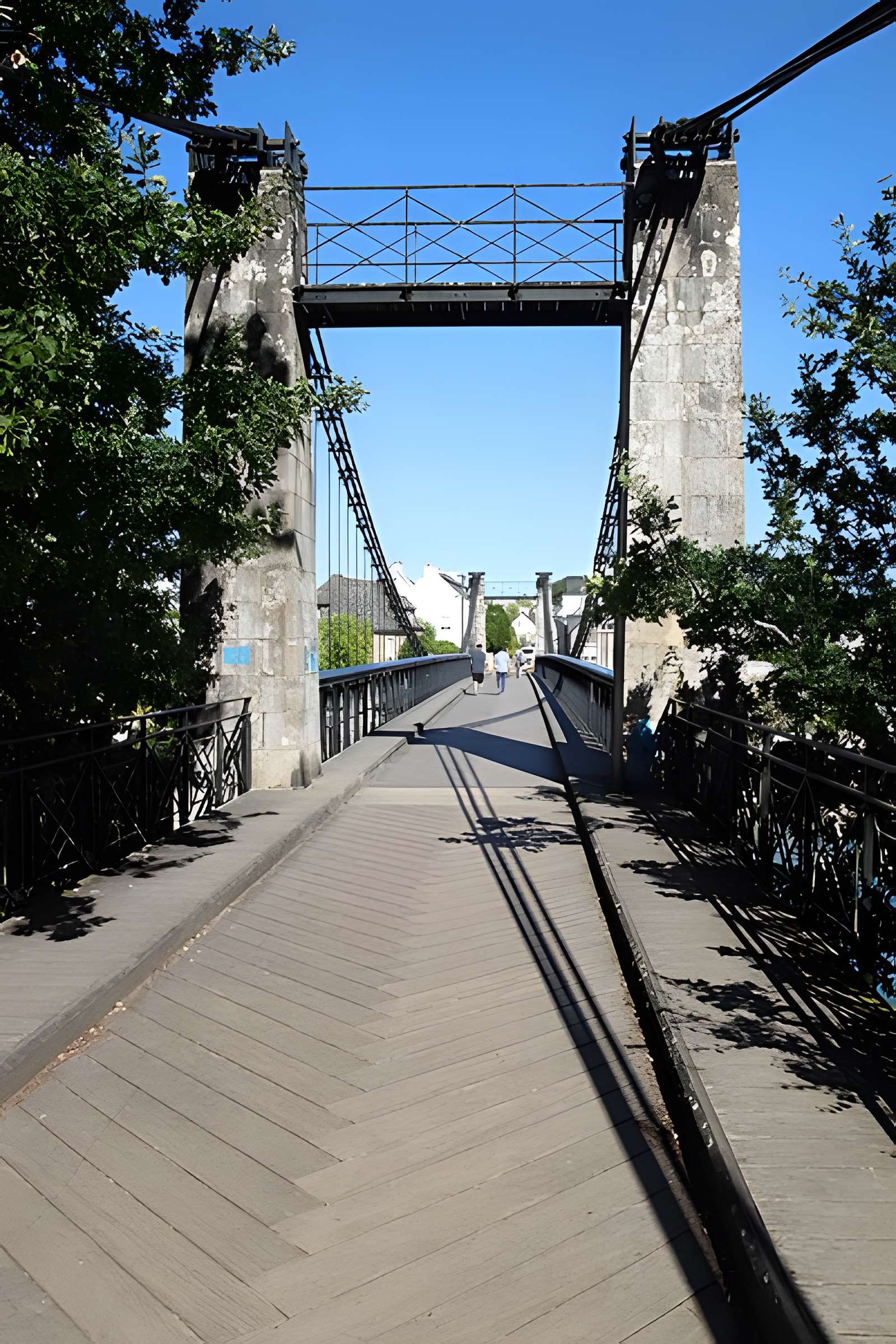 Le vieux pont suspendu