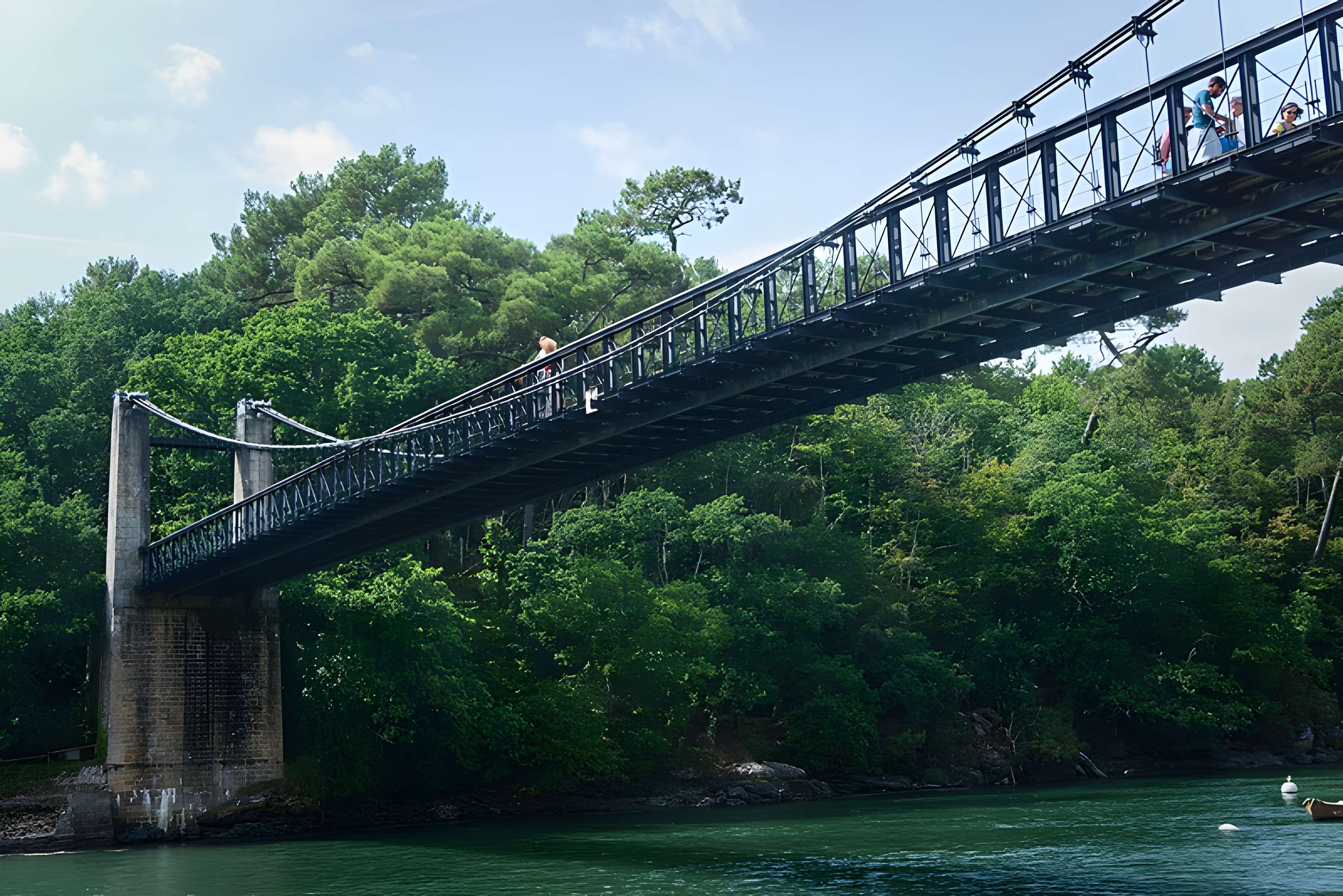 Le vieux pont suspendu