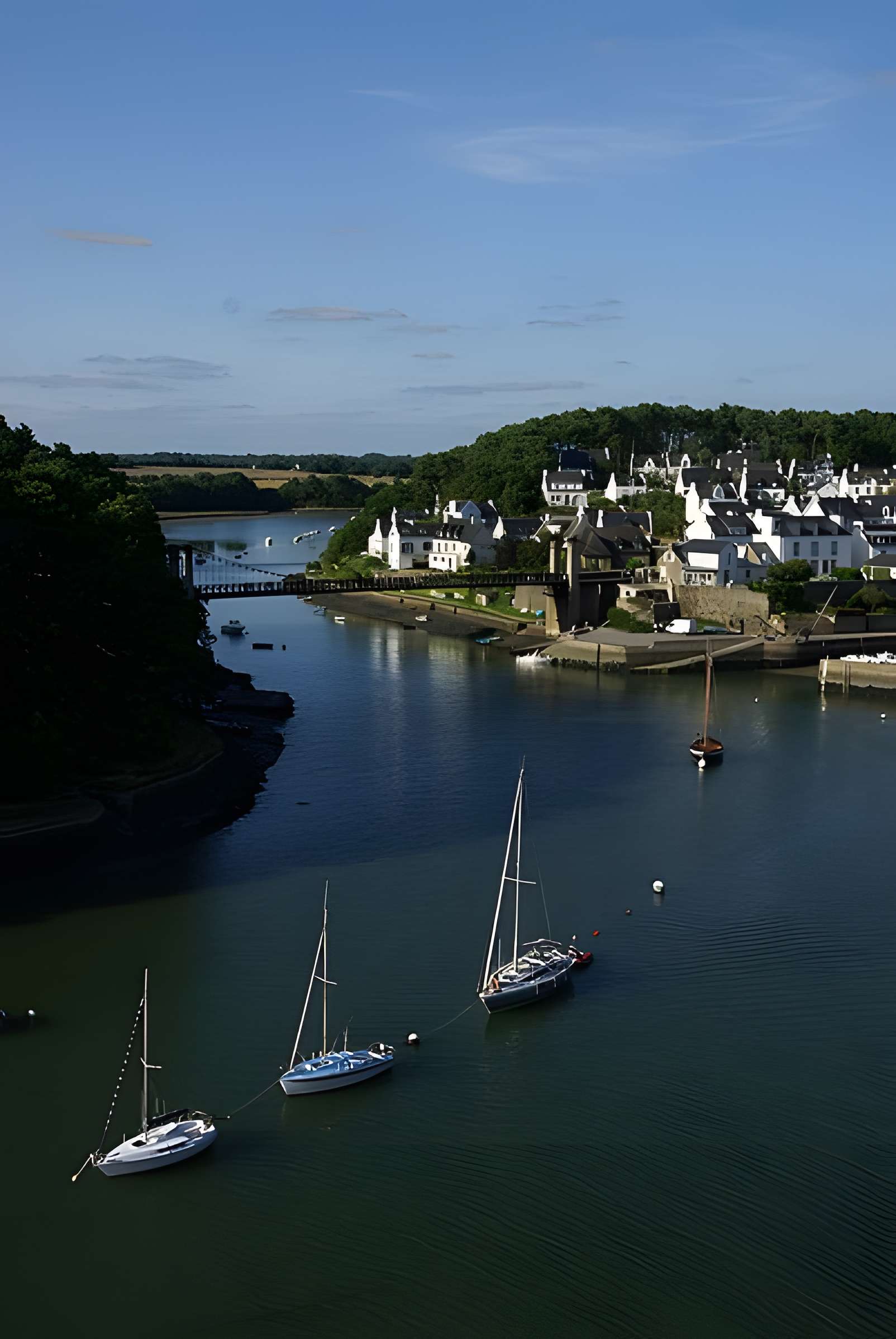 Le vieux pont suspendu