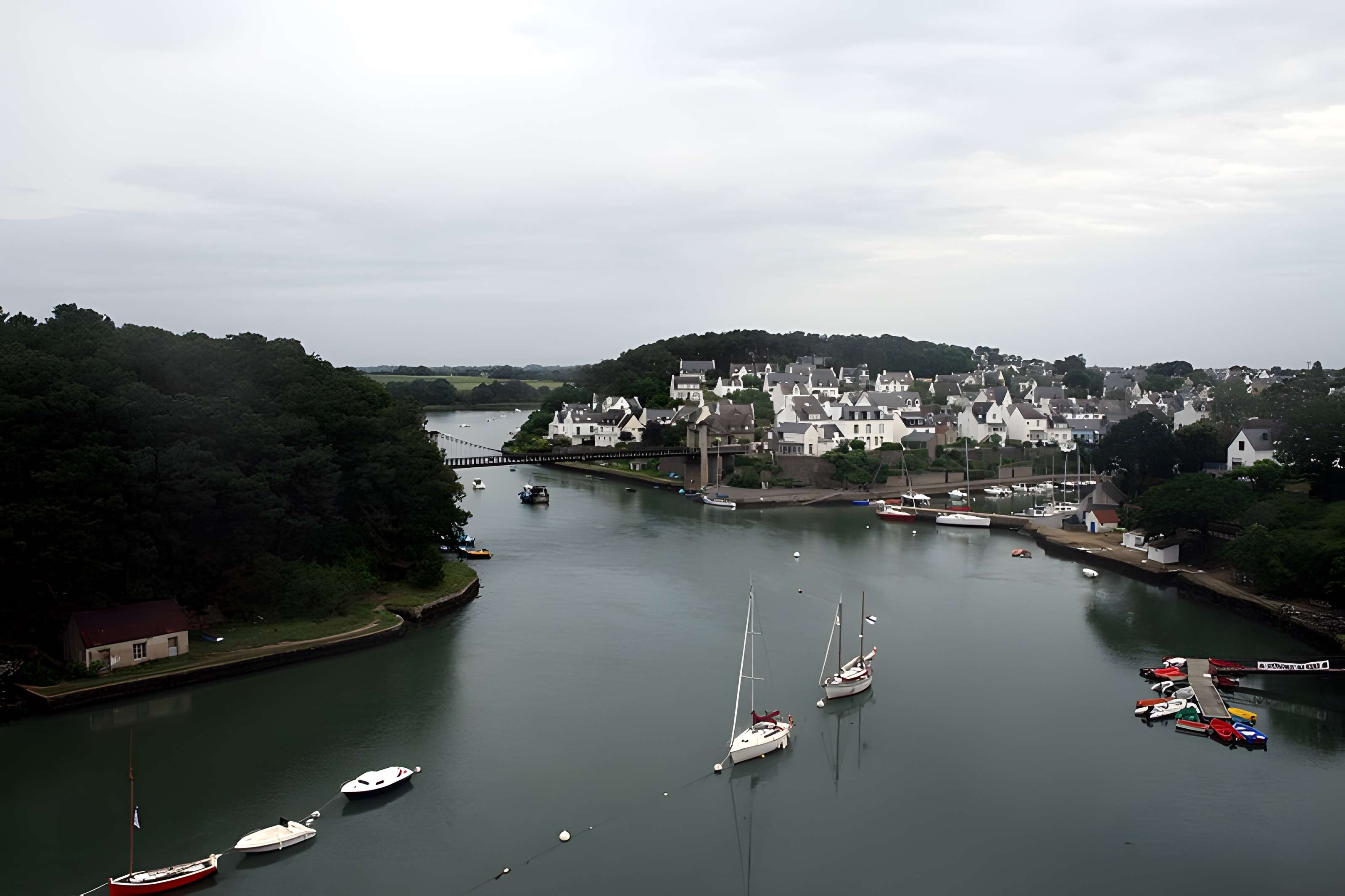 Le vieux pont suspendu