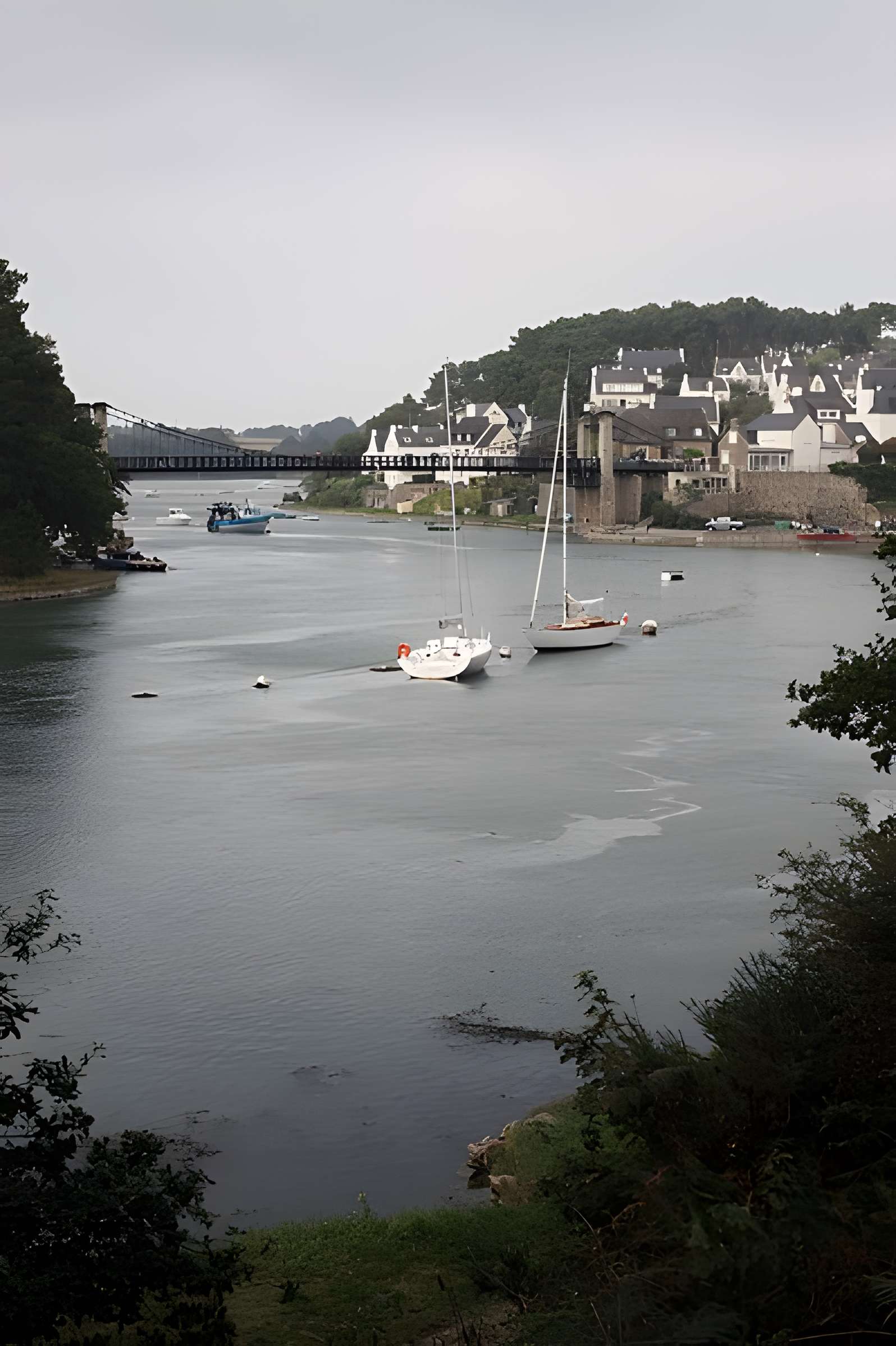 Le vieux pont suspendu