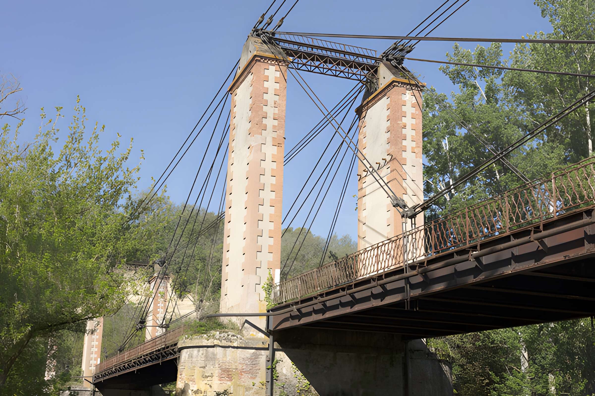Pont suspendu de Bourret