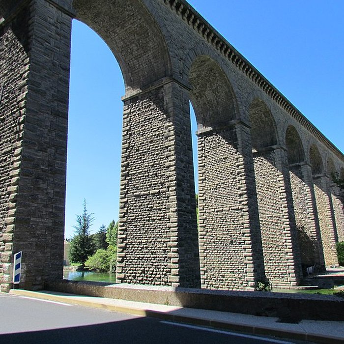 Photo de Pont-aqueduc de Galas à Fontaine-de-Vaucluse