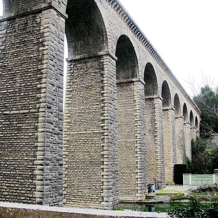 Photo de Pont-aqueduc de Galas à Fontaine-de-Vaucluse