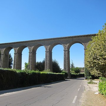 Pont-aqueduc de Galas à Fontaine-de-Vaucluse