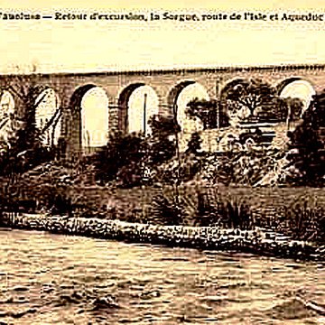 Pont-aqueduc de Galas à Fontaine-de-Vaucluse