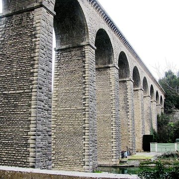 Pont-aqueduc de Galas à Fontaine-de-Vaucluse
